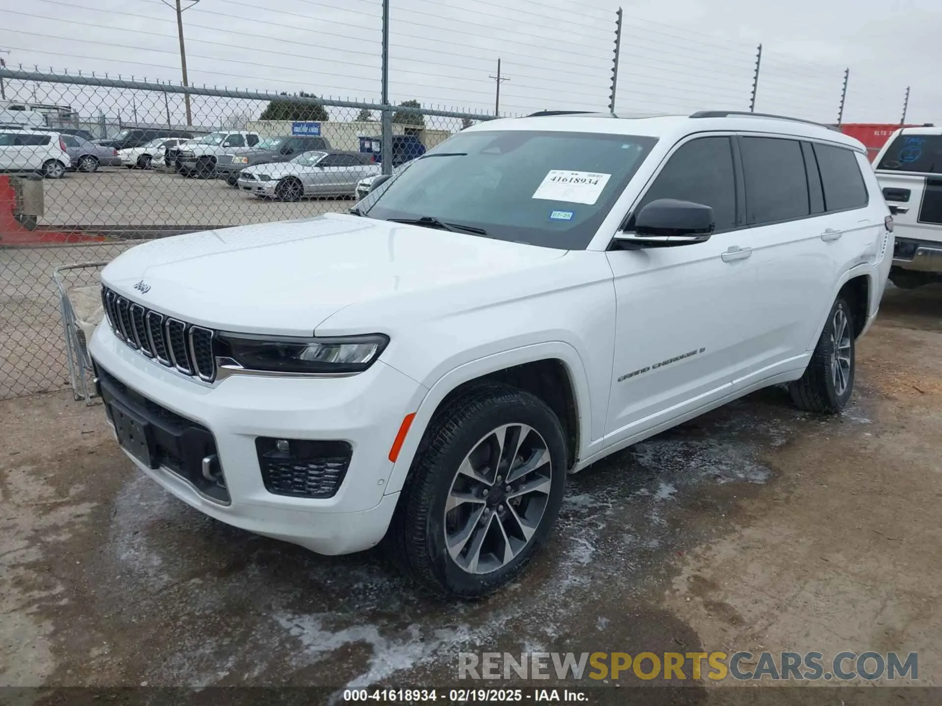 2 Photograph of a damaged car 1C4RJJDG9N8517470 JEEP GRAND CHEROKEE L 2022