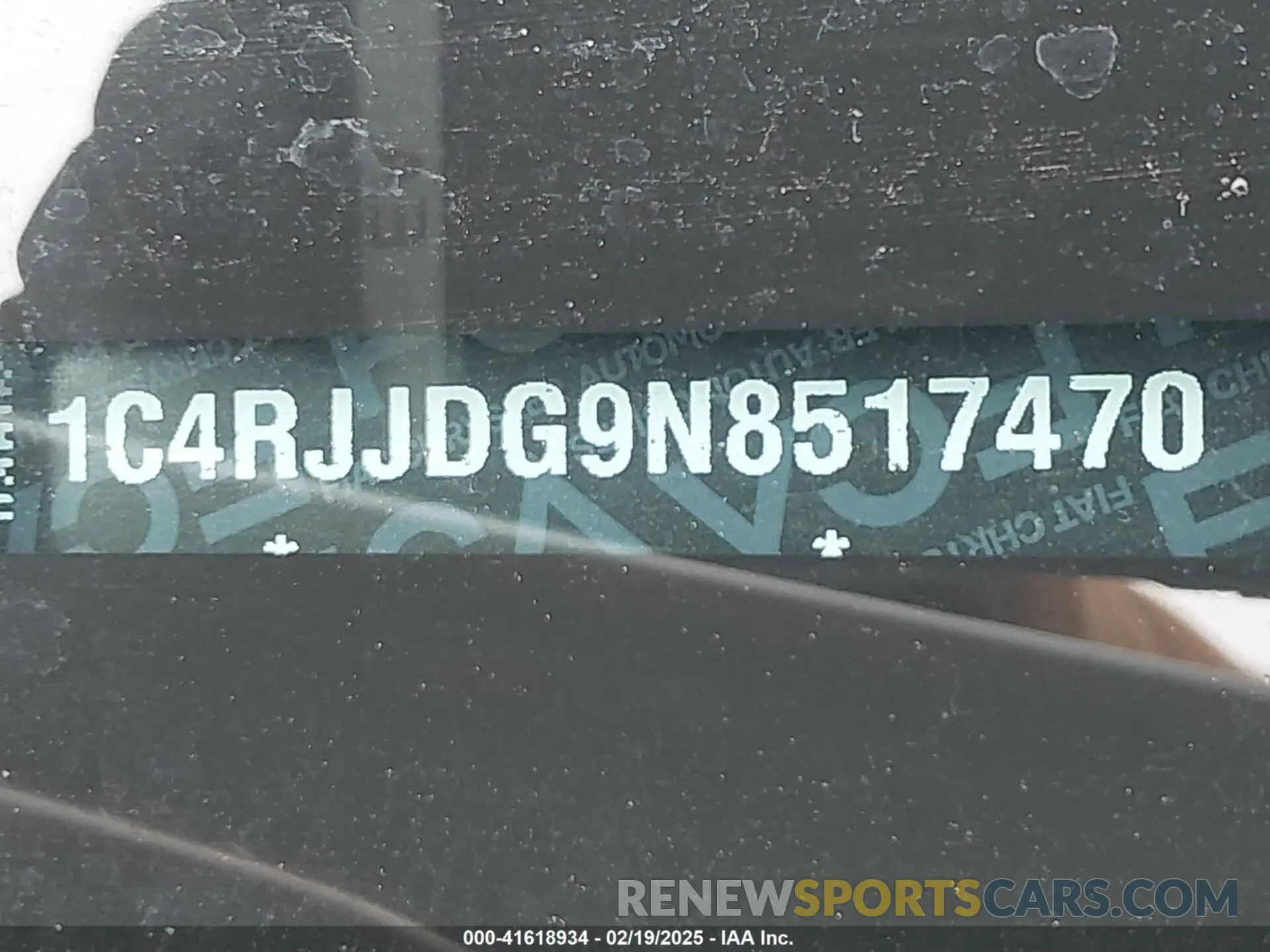 9 Photograph of a damaged car 1C4RJJDG9N8517470 JEEP GRAND CHEROKEE L 2022