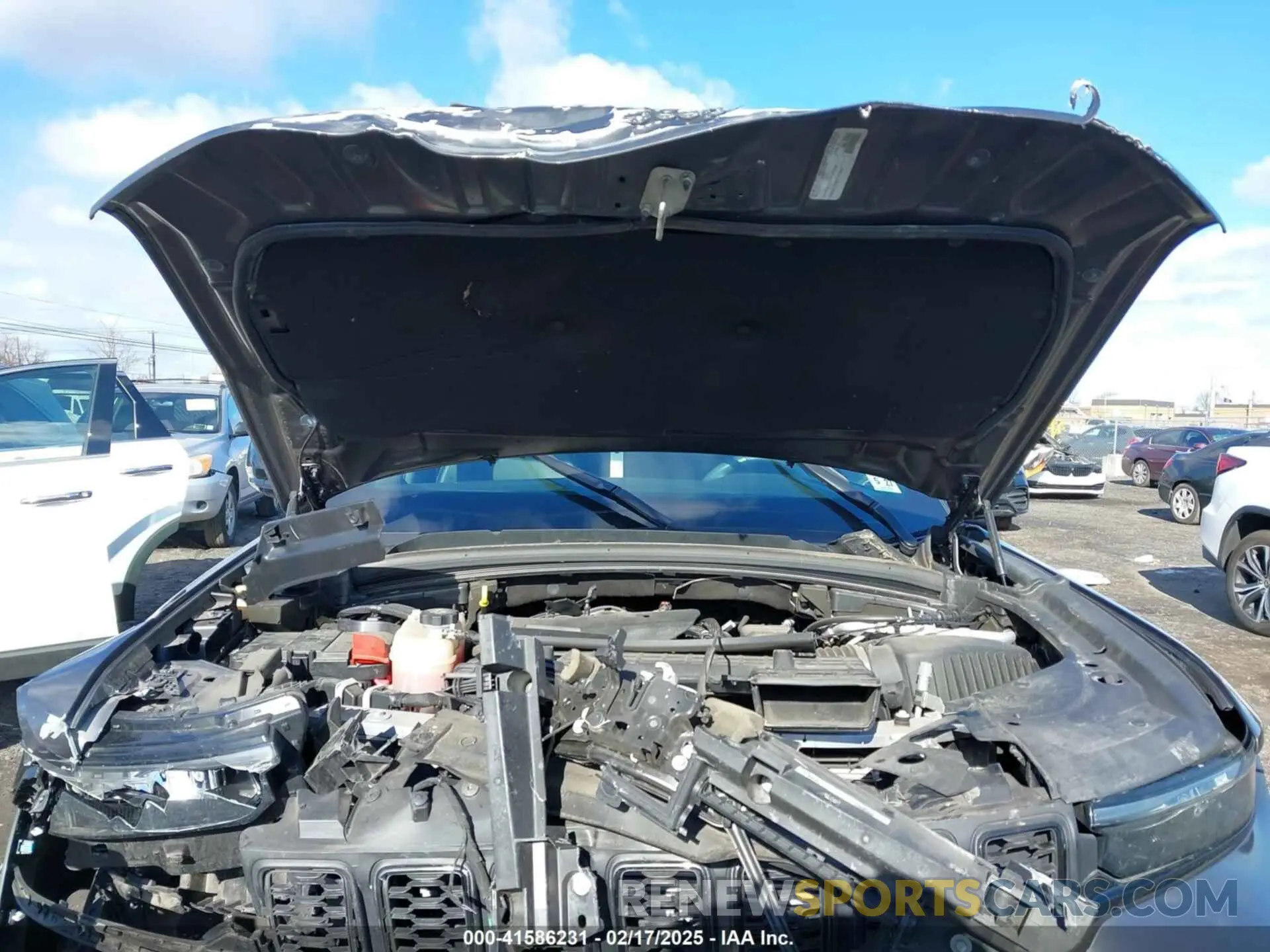 10 Photograph of a damaged car 1C4RJKAG2N8542592 JEEP GRAND CHEROKEE L 2022
