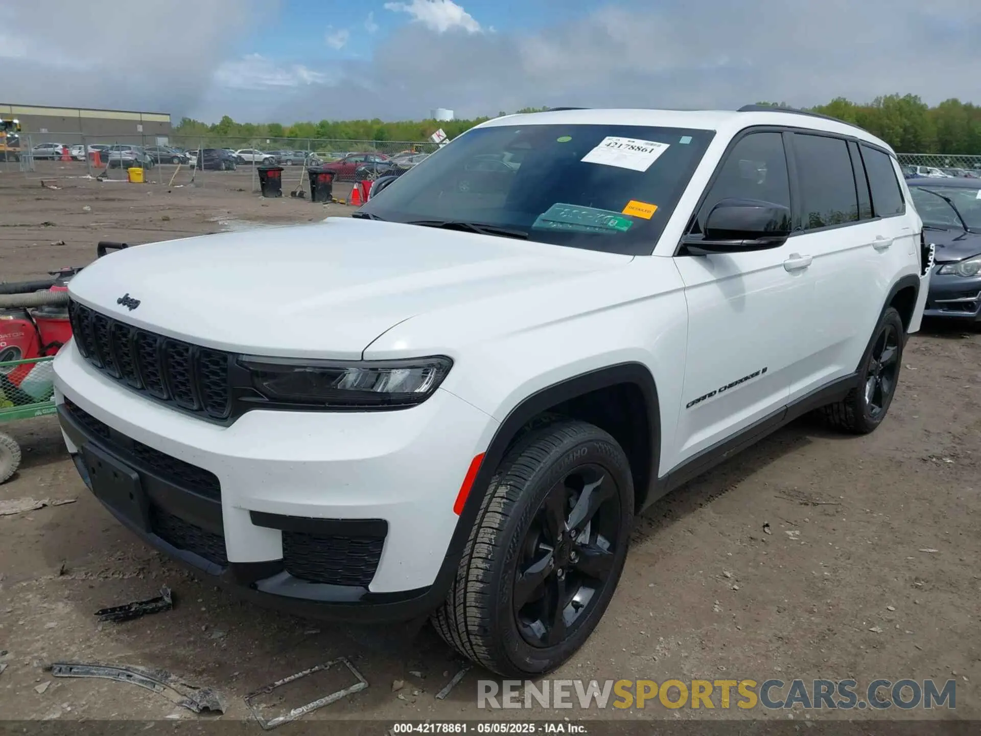 2 Photograph of a damaged car 1C4RJKAG2N8553883 JEEP GRAND CHEROKEE L 2022