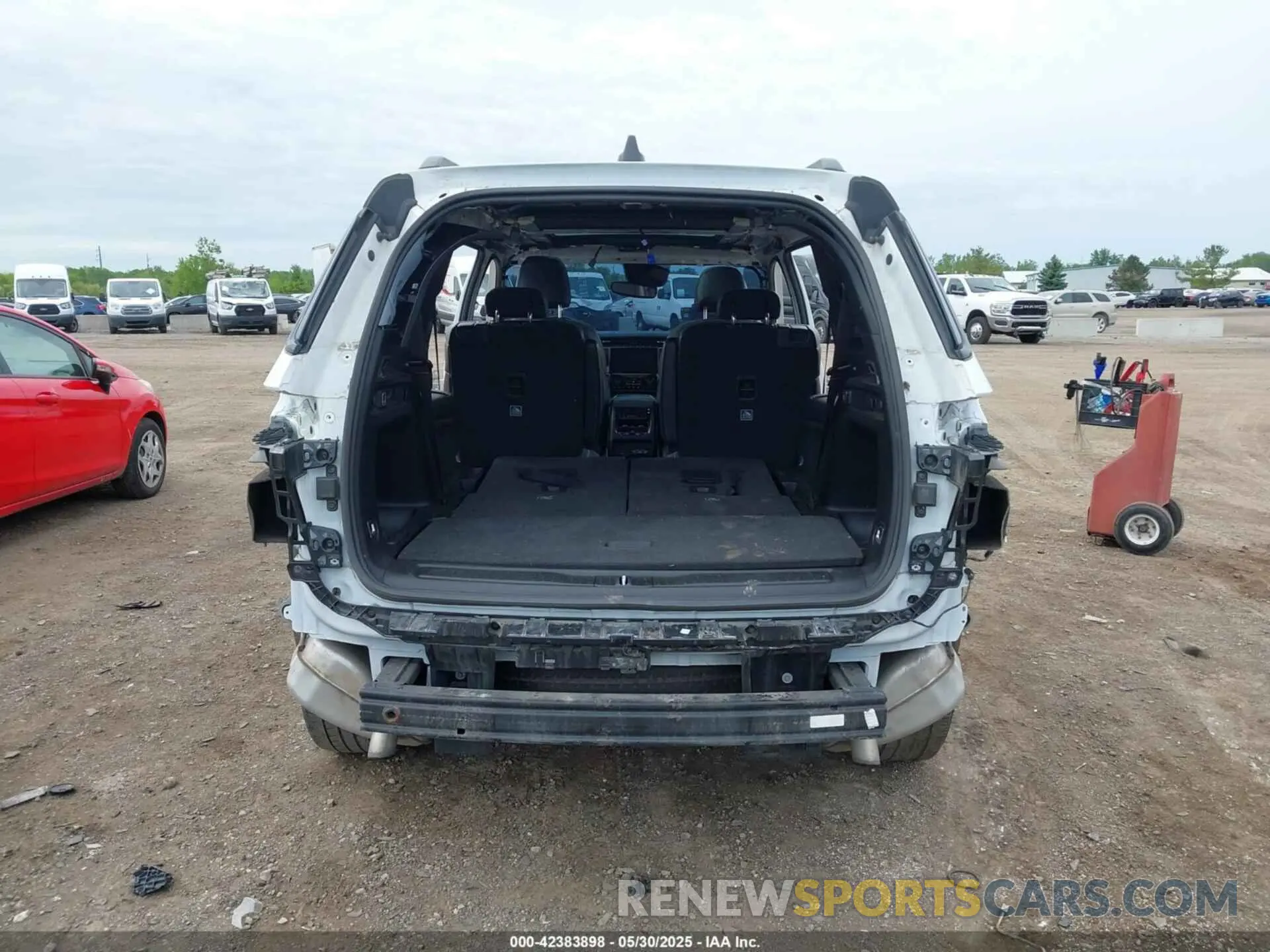 15 Photograph of a damaged car 1C4RJKAG2N8559019 JEEP GRAND CHEROKEE L 2022