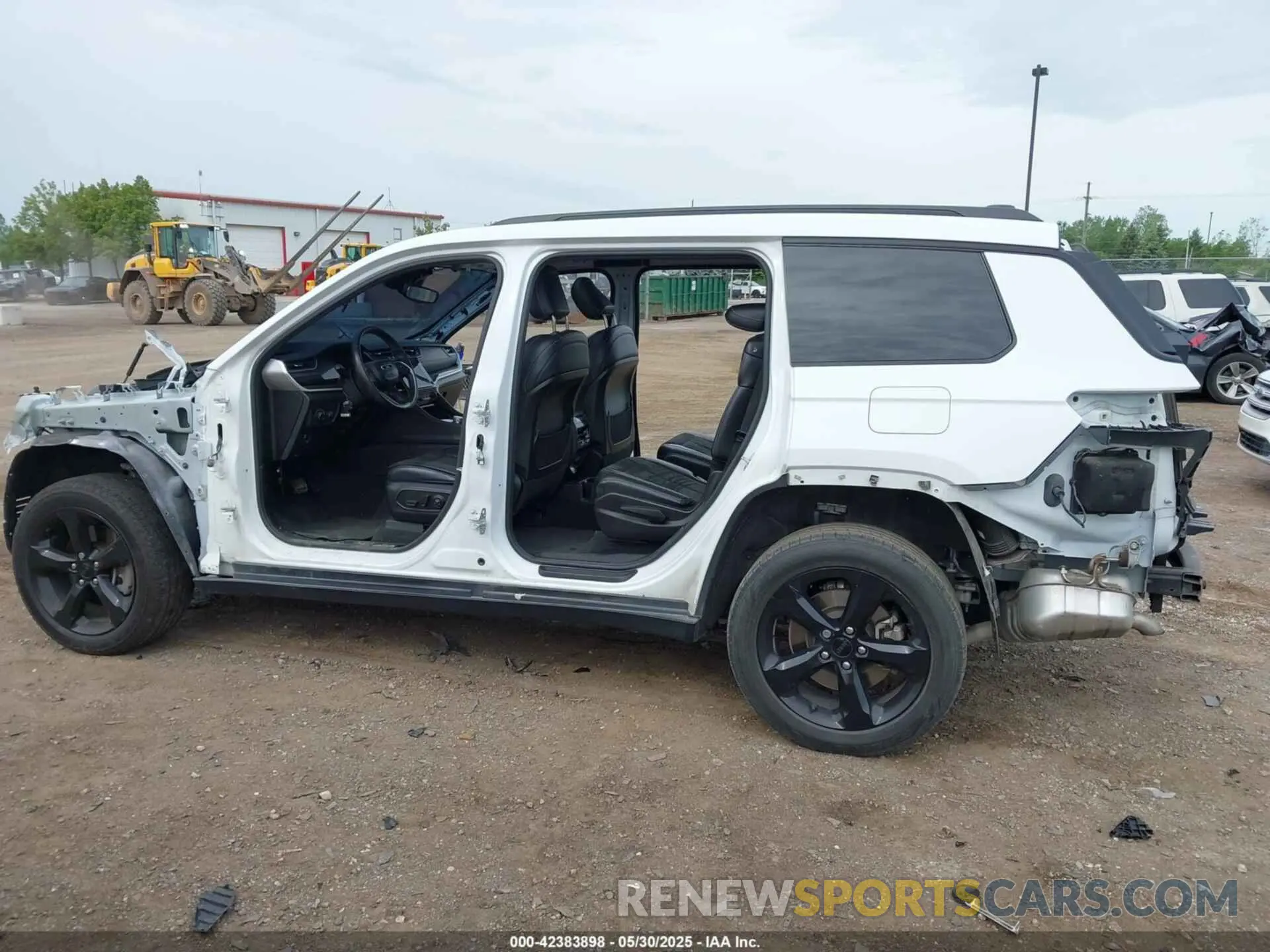 6 Photograph of a damaged car 1C4RJKAG2N8559019 JEEP GRAND CHEROKEE L 2022