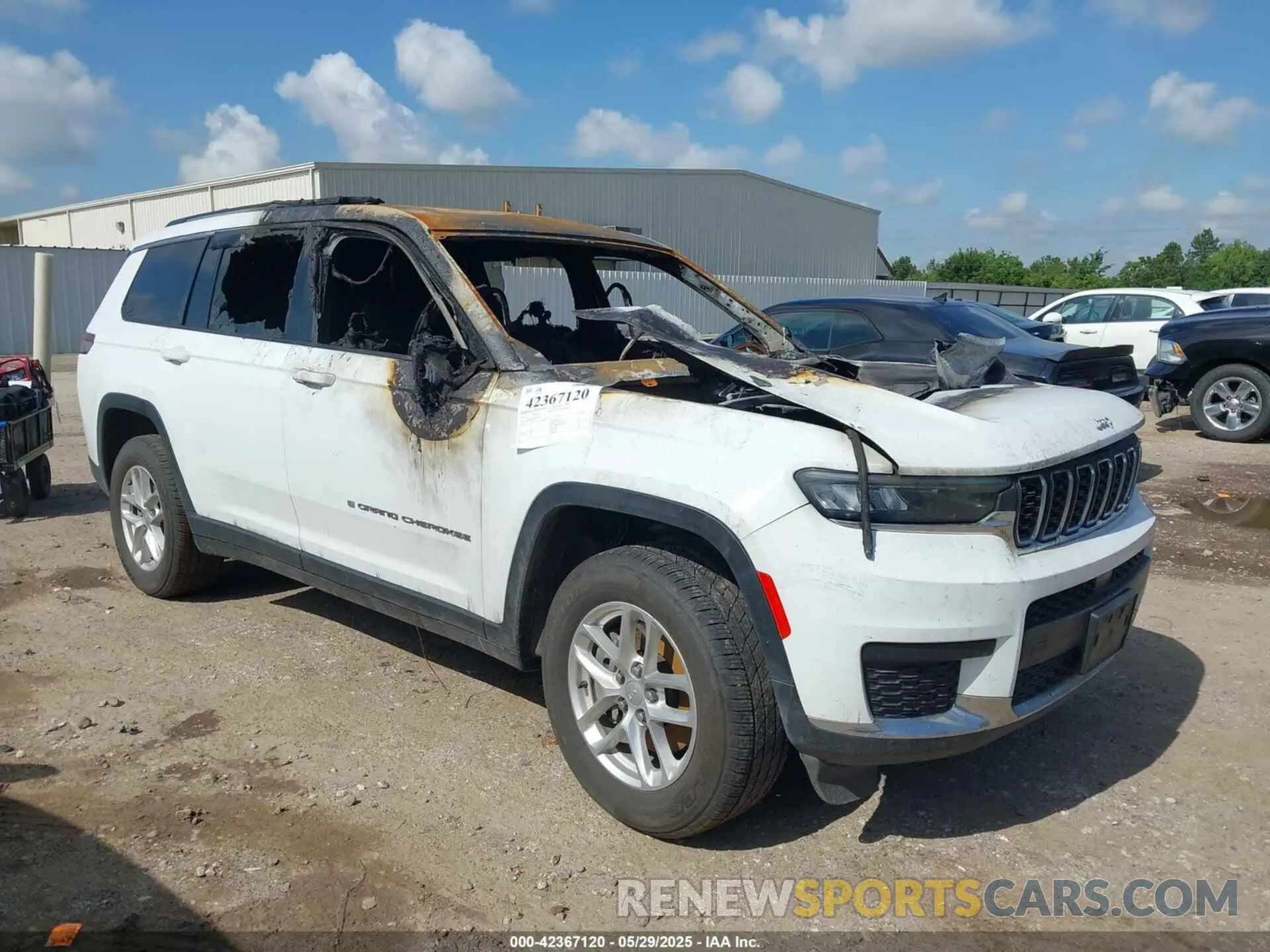 1 Photograph of a damaged car 1C4RJKAG4N8617583 JEEP GRAND CHEROKEE L 2022