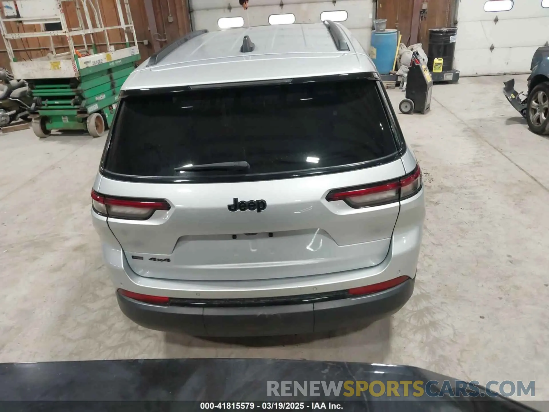16 Photograph of a damaged car 1C4RJKAG5N8520943 JEEP GRAND CHEROKEE L 2022