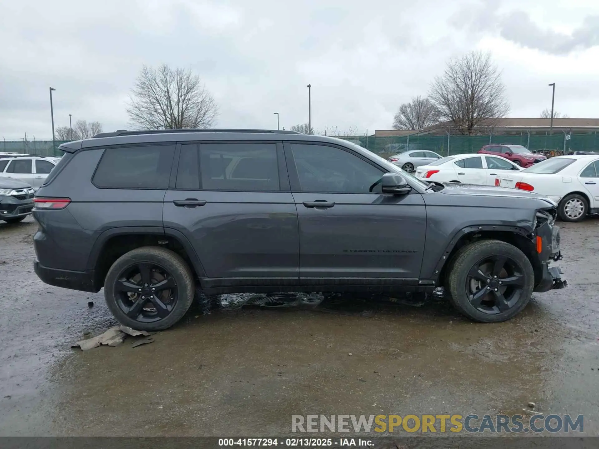 14 Photograph of a damaged car 1C4RJKAG6N8575787 JEEP GRAND CHEROKEE L 2022