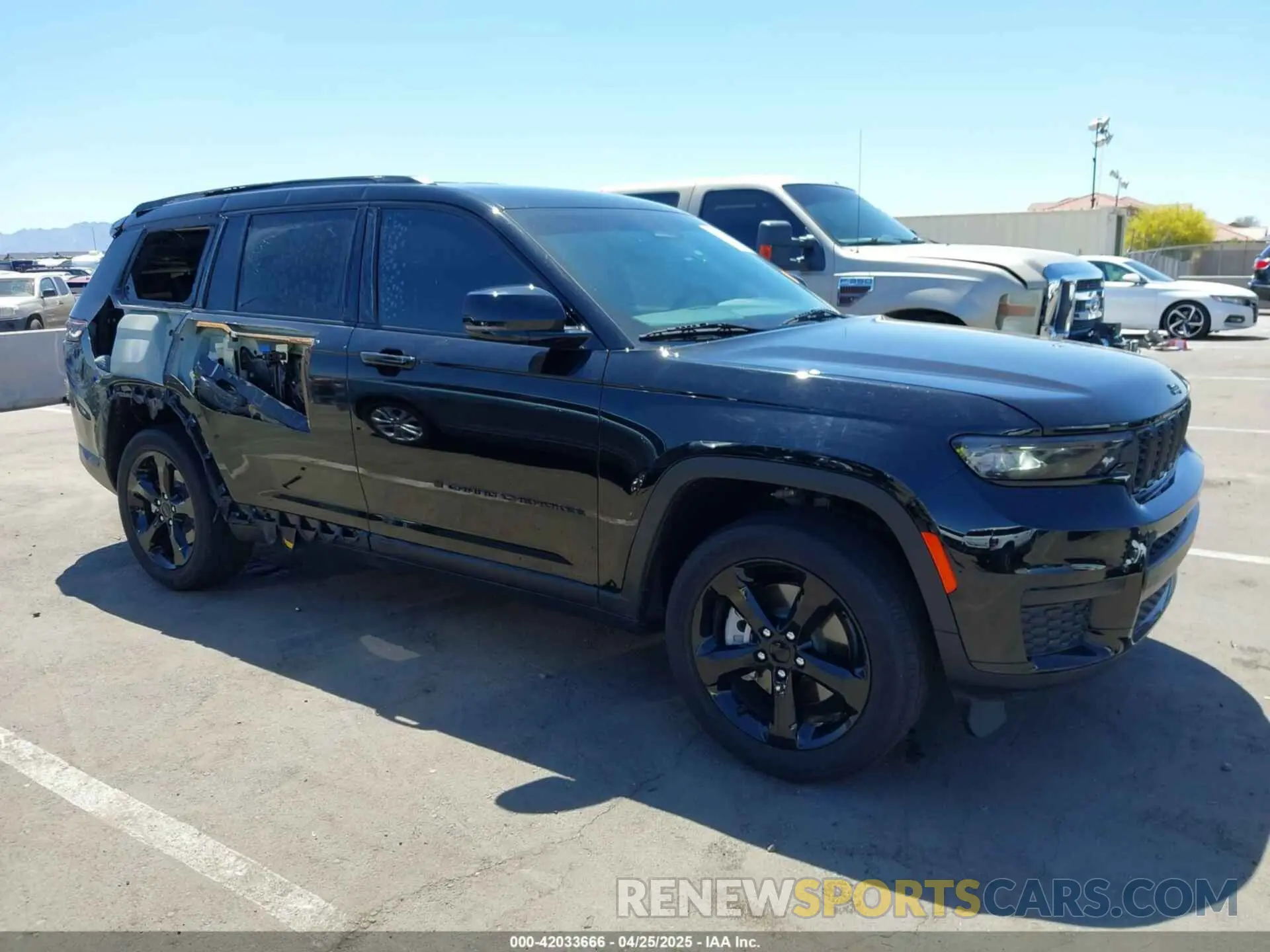 1 Photograph of a damaged car 1C4RJKAG9N8545585 JEEP GRAND CHEROKEE L 2022