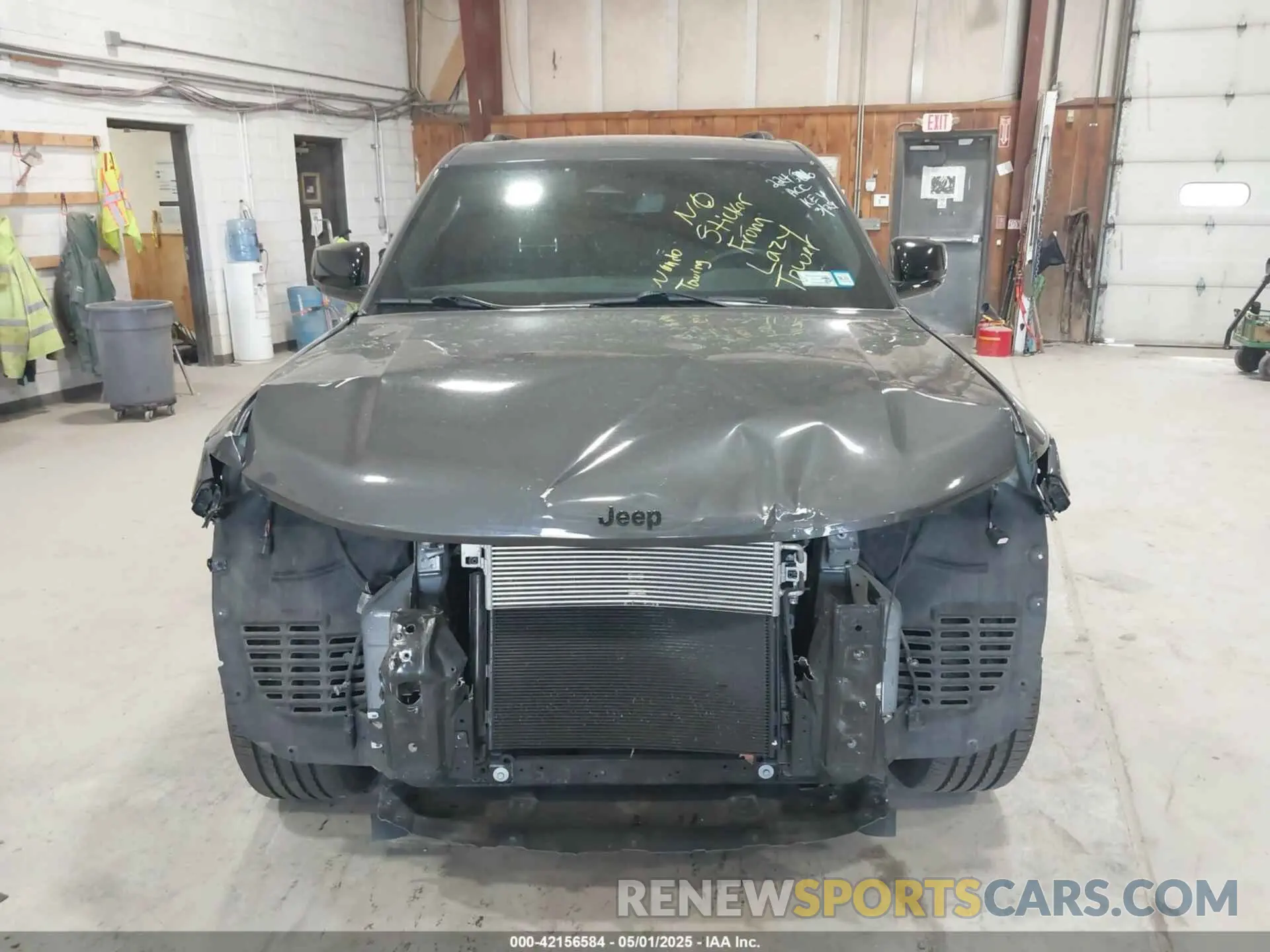 13 Photograph of a damaged car 1C4RJKAGXN8638664 JEEP GRAND CHEROKEE L 2022