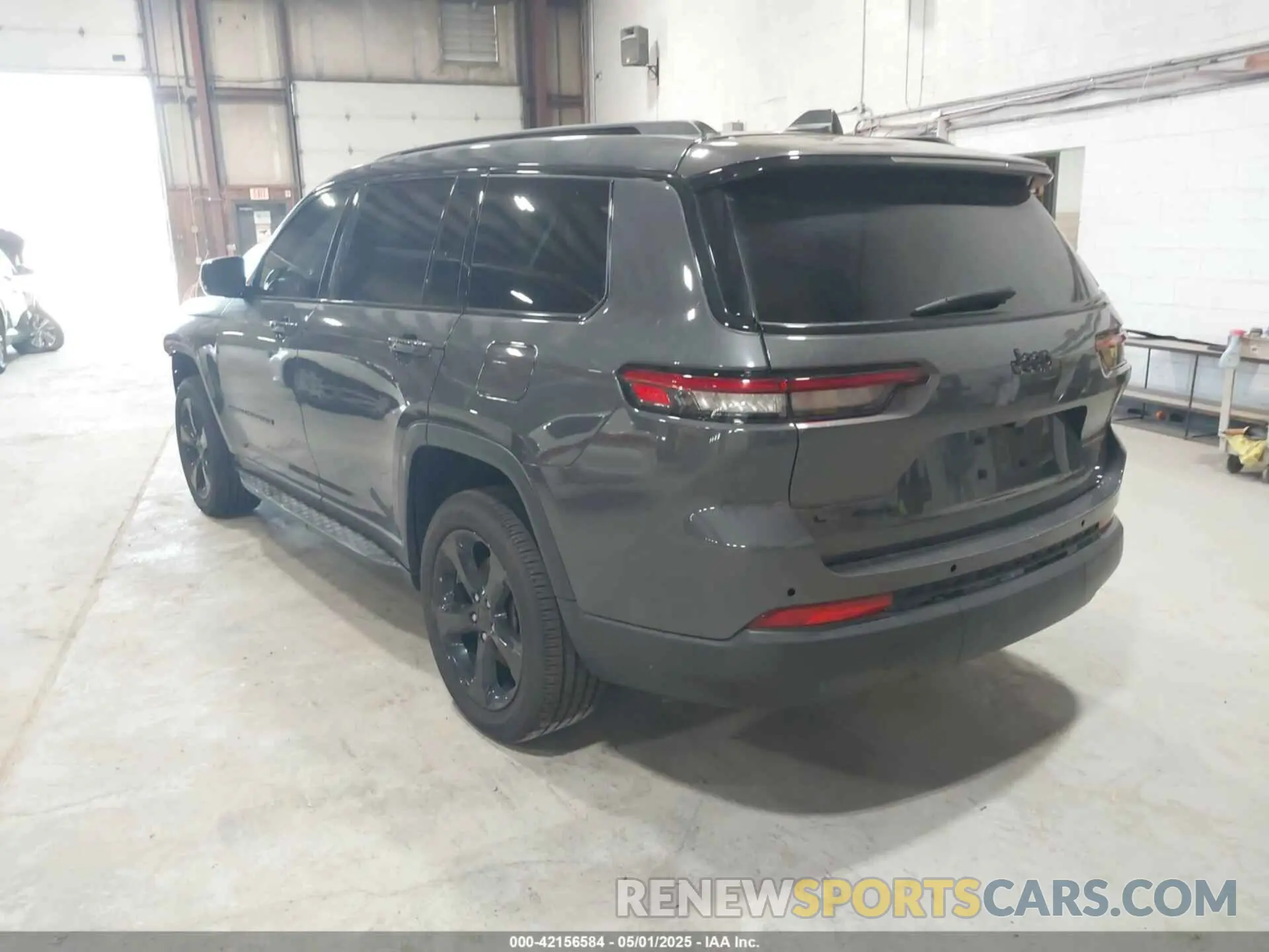 3 Photograph of a damaged car 1C4RJKAGXN8638664 JEEP GRAND CHEROKEE L 2022