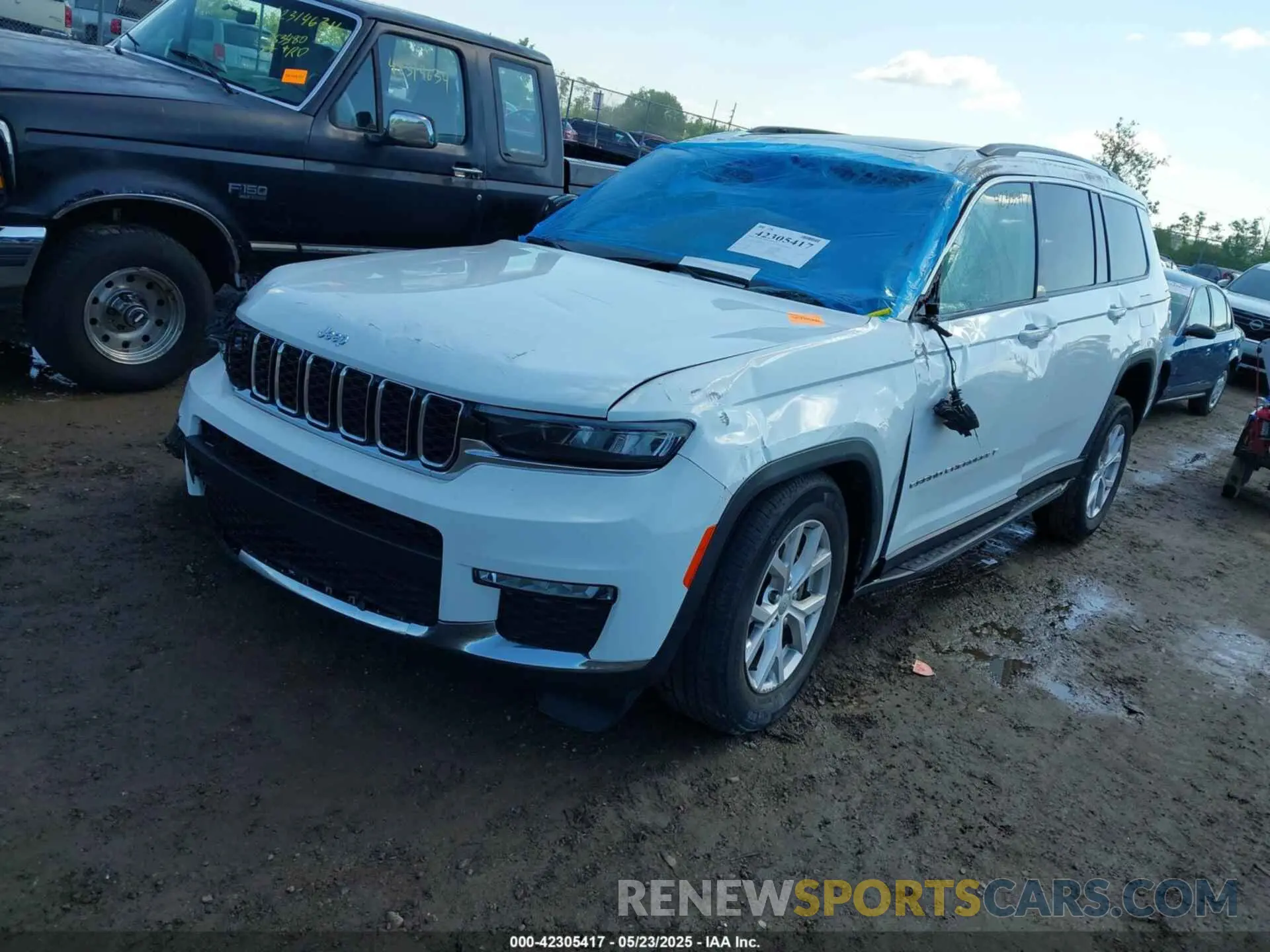 2 Photograph of a damaged car 1C4RJKBG1N8565926 JEEP GRAND CHEROKEE L 2022