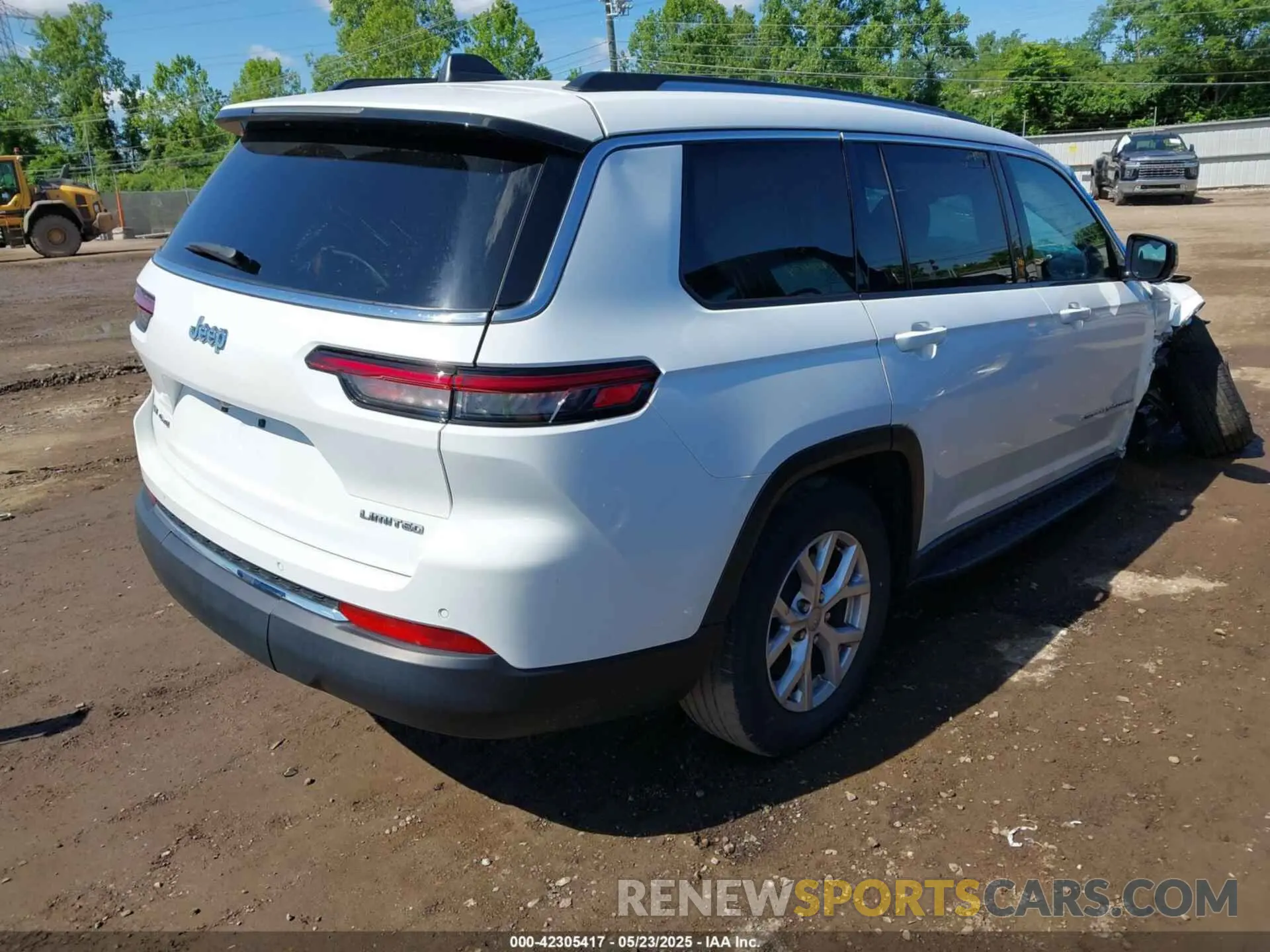 4 Photograph of a damaged car 1C4RJKBG1N8565926 JEEP GRAND CHEROKEE L 2022