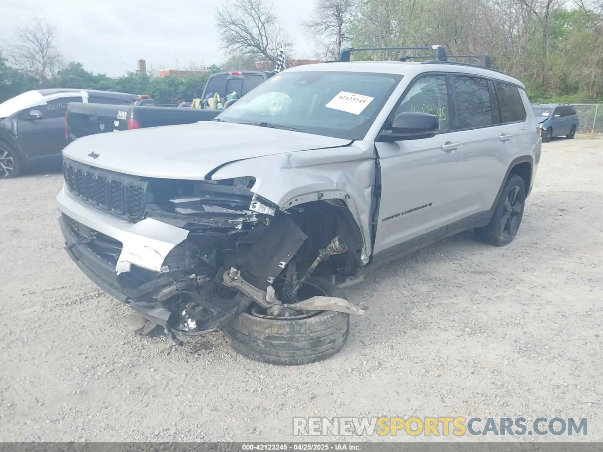2 Photograph of a damaged car 1C4RJKBG3N8563661 JEEP GRAND CHEROKEE L 2022
