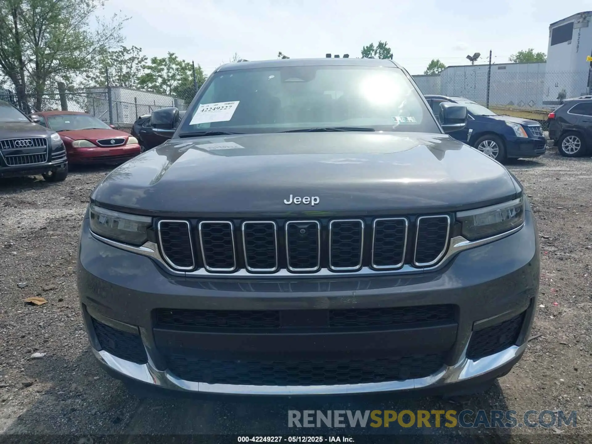 11 Photograph of a damaged car 1C4RJKBG3N8621834 JEEP GRAND CHEROKEE L 2022