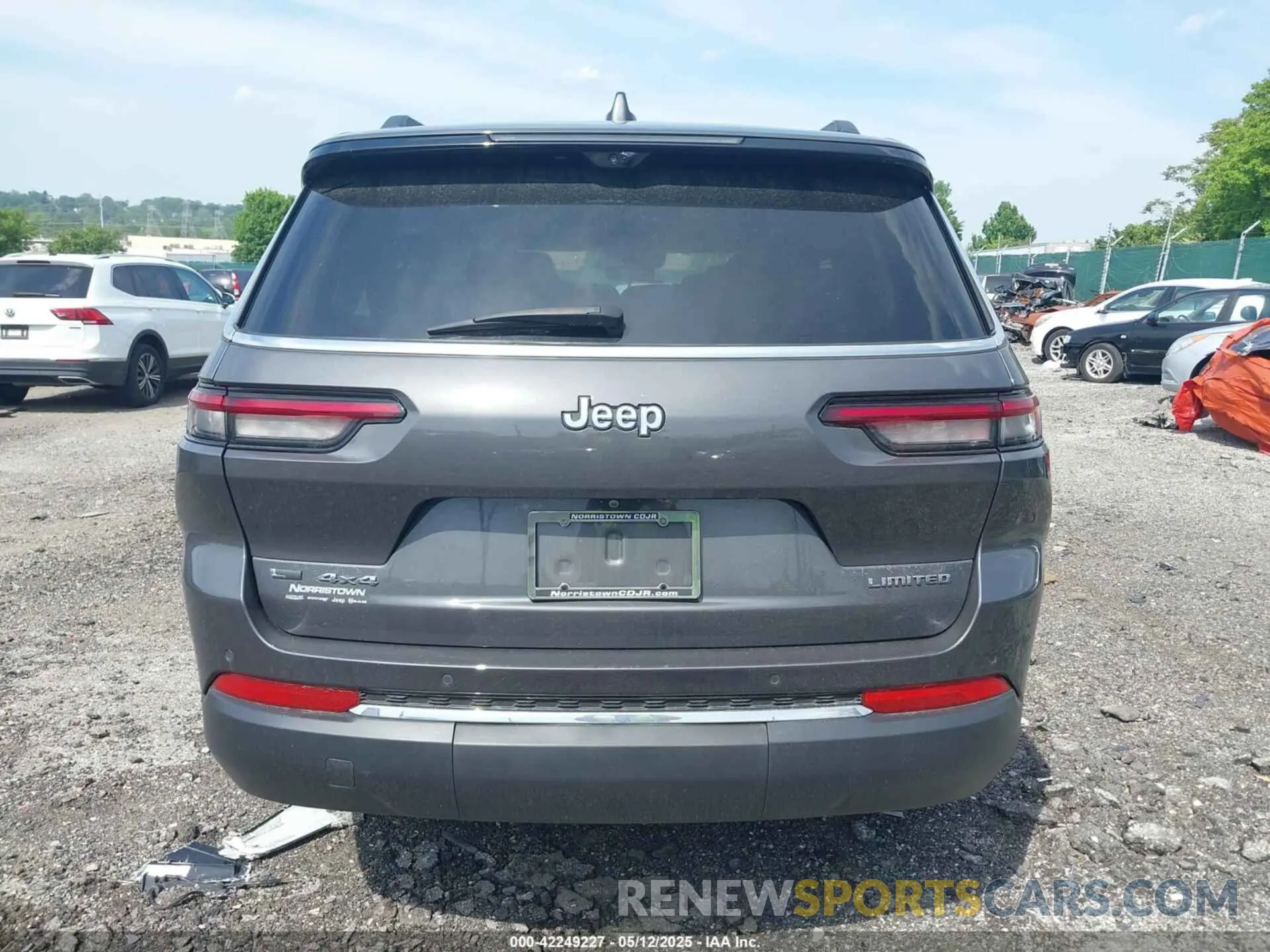 15 Photograph of a damaged car 1C4RJKBG3N8621834 JEEP GRAND CHEROKEE L 2022