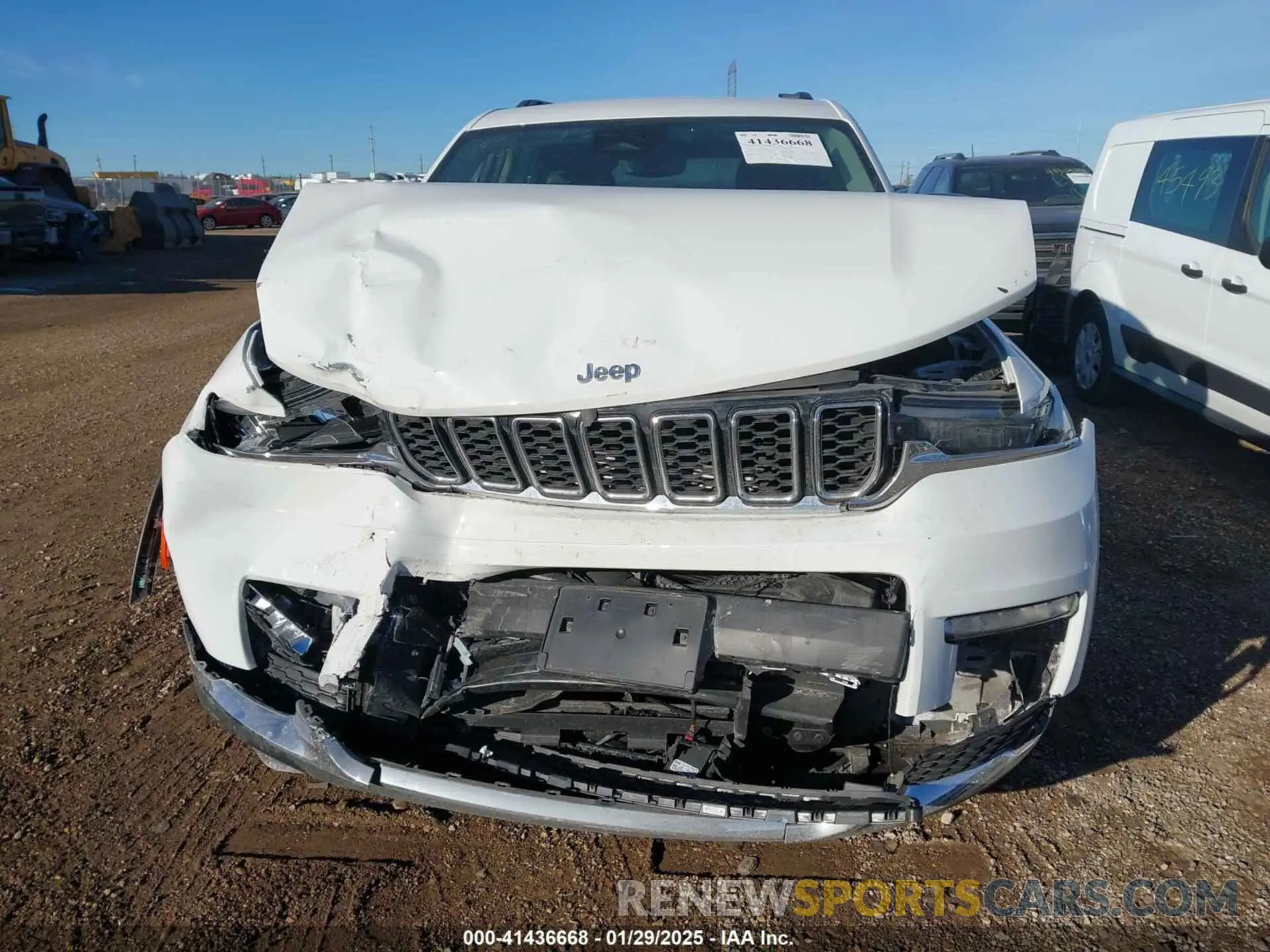 13 Photograph of a damaged car 1C4RJKBG4N8508068 JEEP GRAND CHEROKEE L 2022