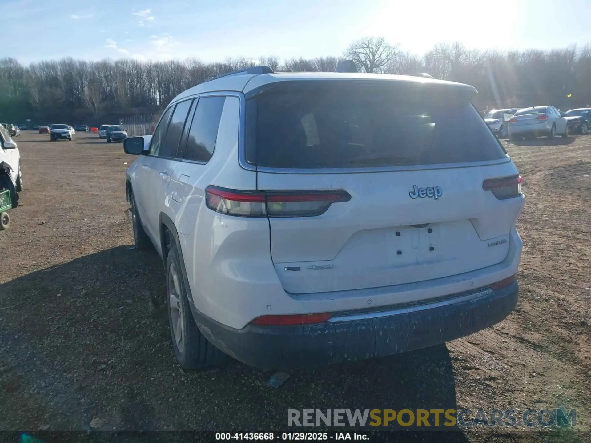 3 Photograph of a damaged car 1C4RJKBG4N8508068 JEEP GRAND CHEROKEE L 2022