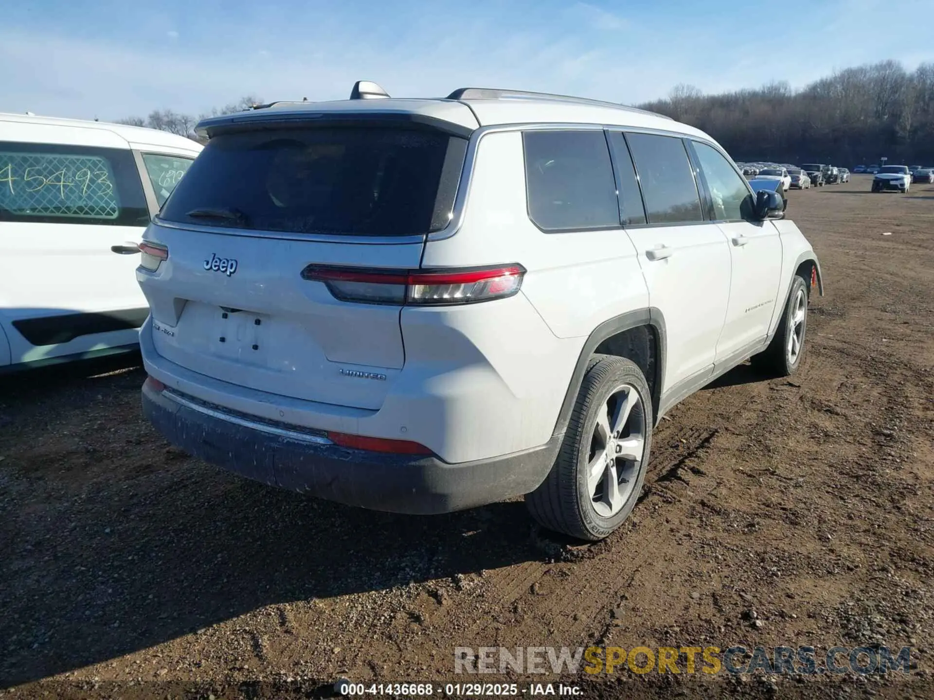 4 Photograph of a damaged car 1C4RJKBG4N8508068 JEEP GRAND CHEROKEE L 2022