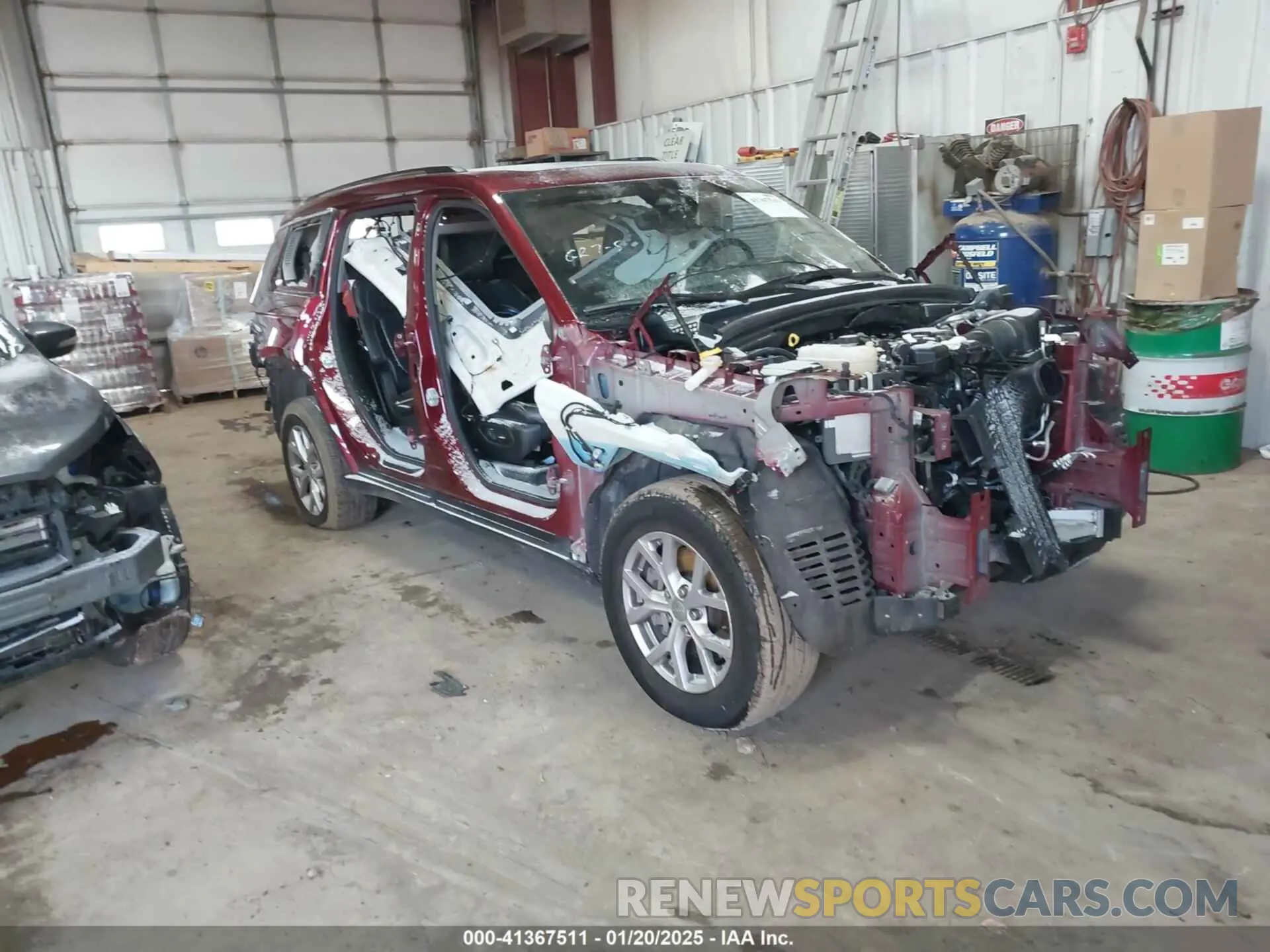 1 Photograph of a damaged car 1C4RJKBG4N8588696 JEEP GRAND CHEROKEE L 2022