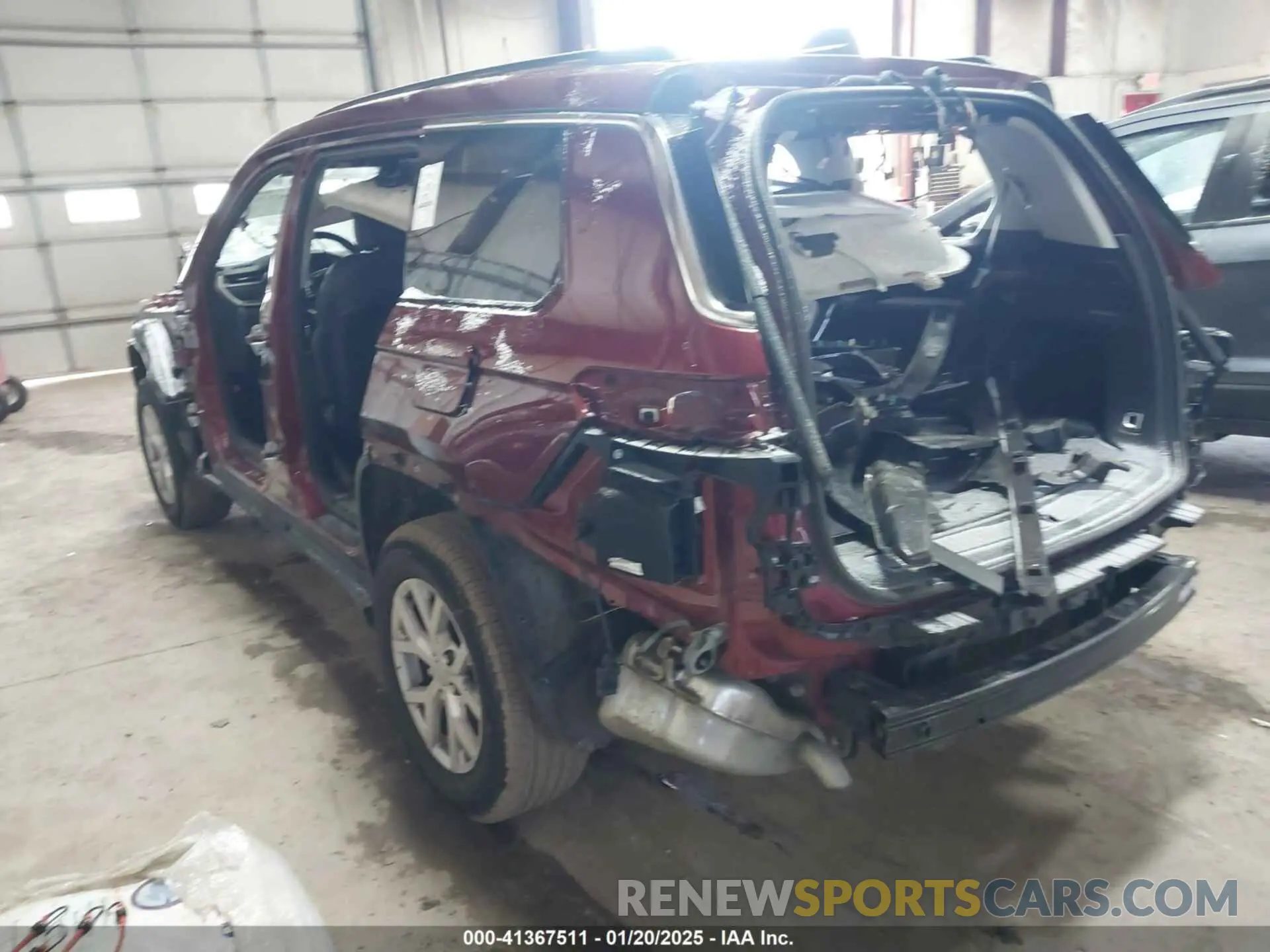 3 Photograph of a damaged car 1C4RJKBG4N8588696 JEEP GRAND CHEROKEE L 2022