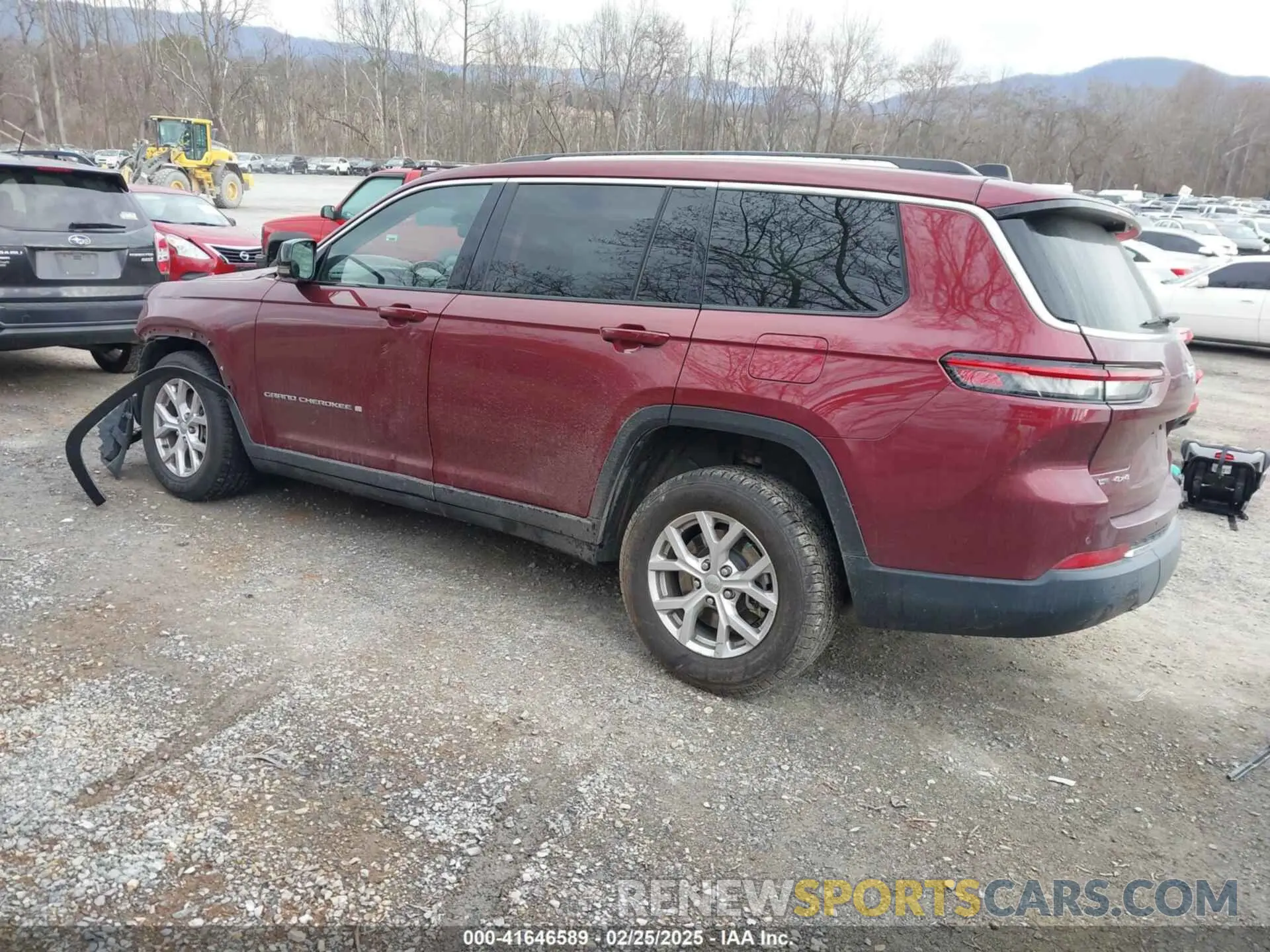 3 Photograph of a damaged car 1C4RJKBG4N8626251 JEEP GRAND CHEROKEE L 2022