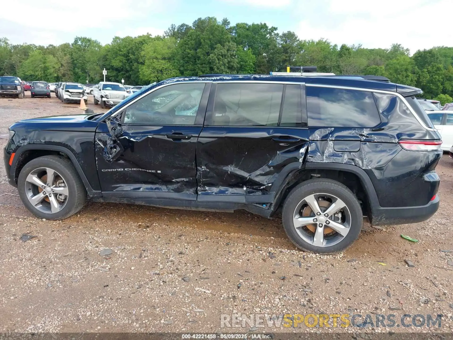 14 Photograph of a damaged car 1C4RJKBG5N8514591 JEEP GRAND CHEROKEE L 2022