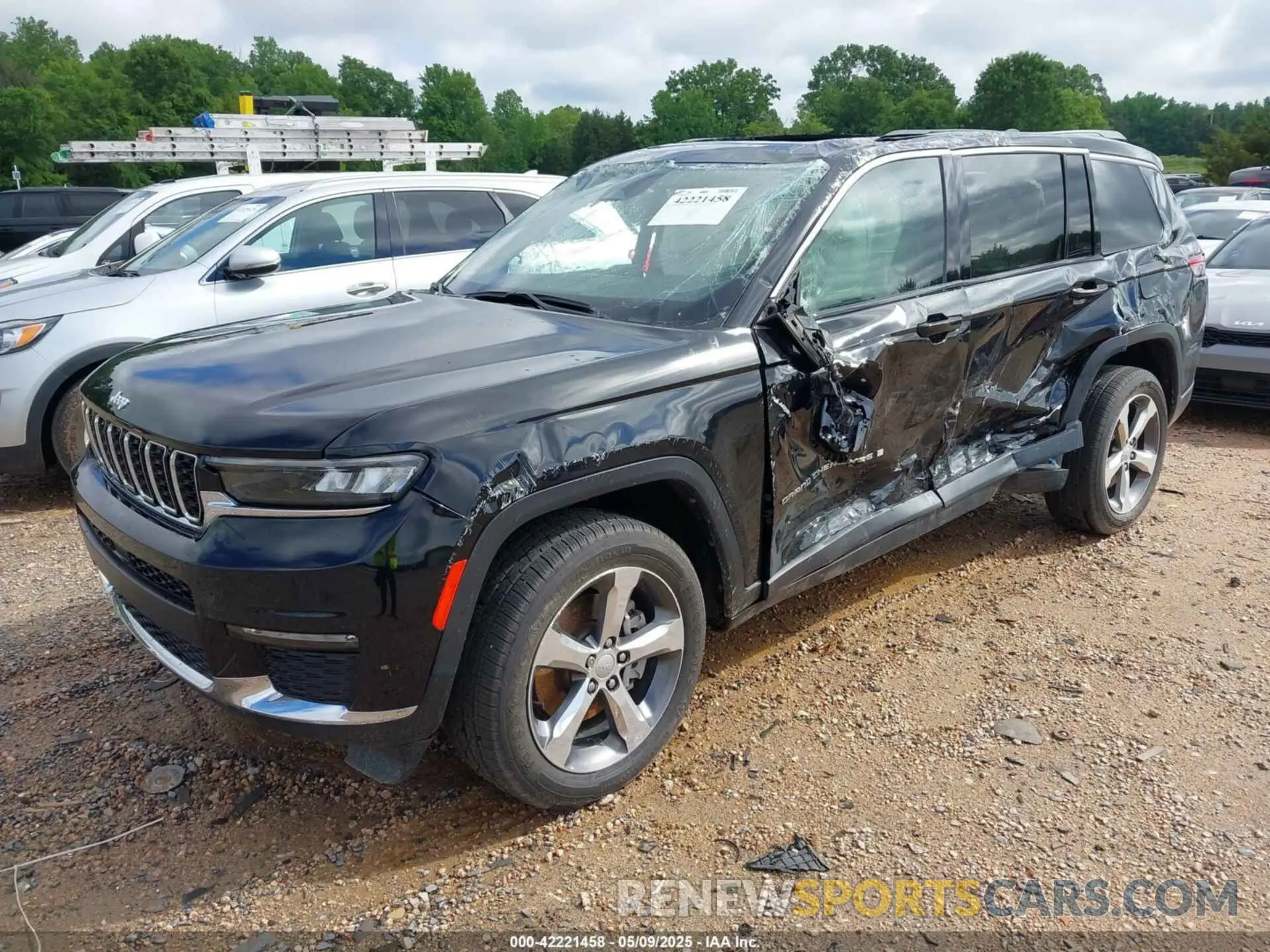 2 Photograph of a damaged car 1C4RJKBG5N8514591 JEEP GRAND CHEROKEE L 2022