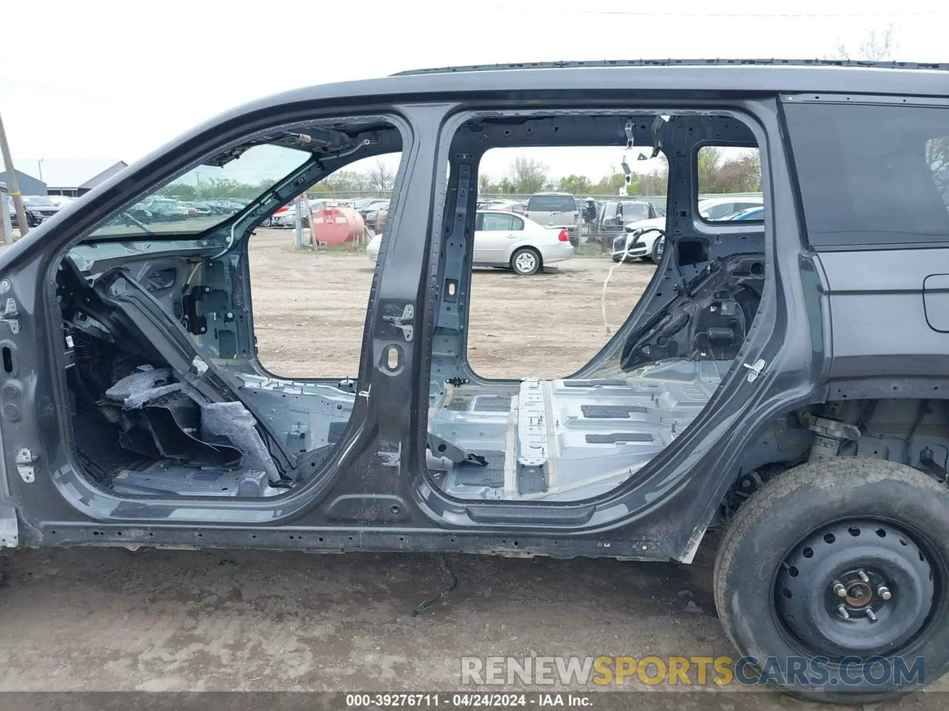 13 Photograph of a damaged car 1C4RJKBG5N8519497 JEEP GRAND CHEROKEE L 2022