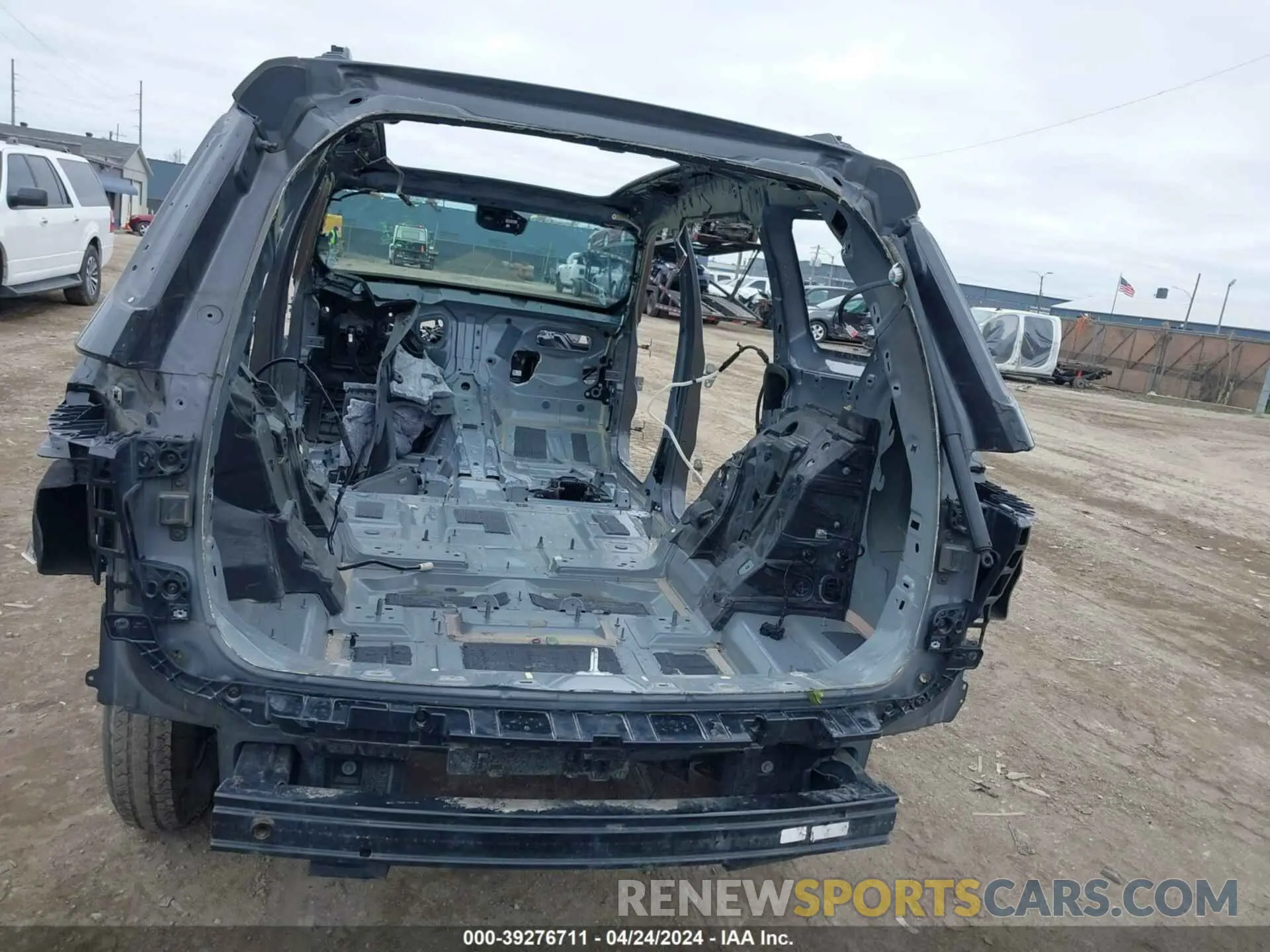 15 Photograph of a damaged car 1C4RJKBG5N8519497 JEEP GRAND CHEROKEE L 2022