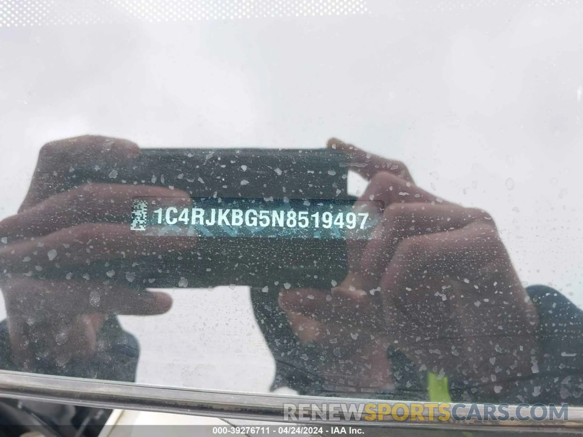 9 Photograph of a damaged car 1C4RJKBG5N8519497 JEEP GRAND CHEROKEE L 2022