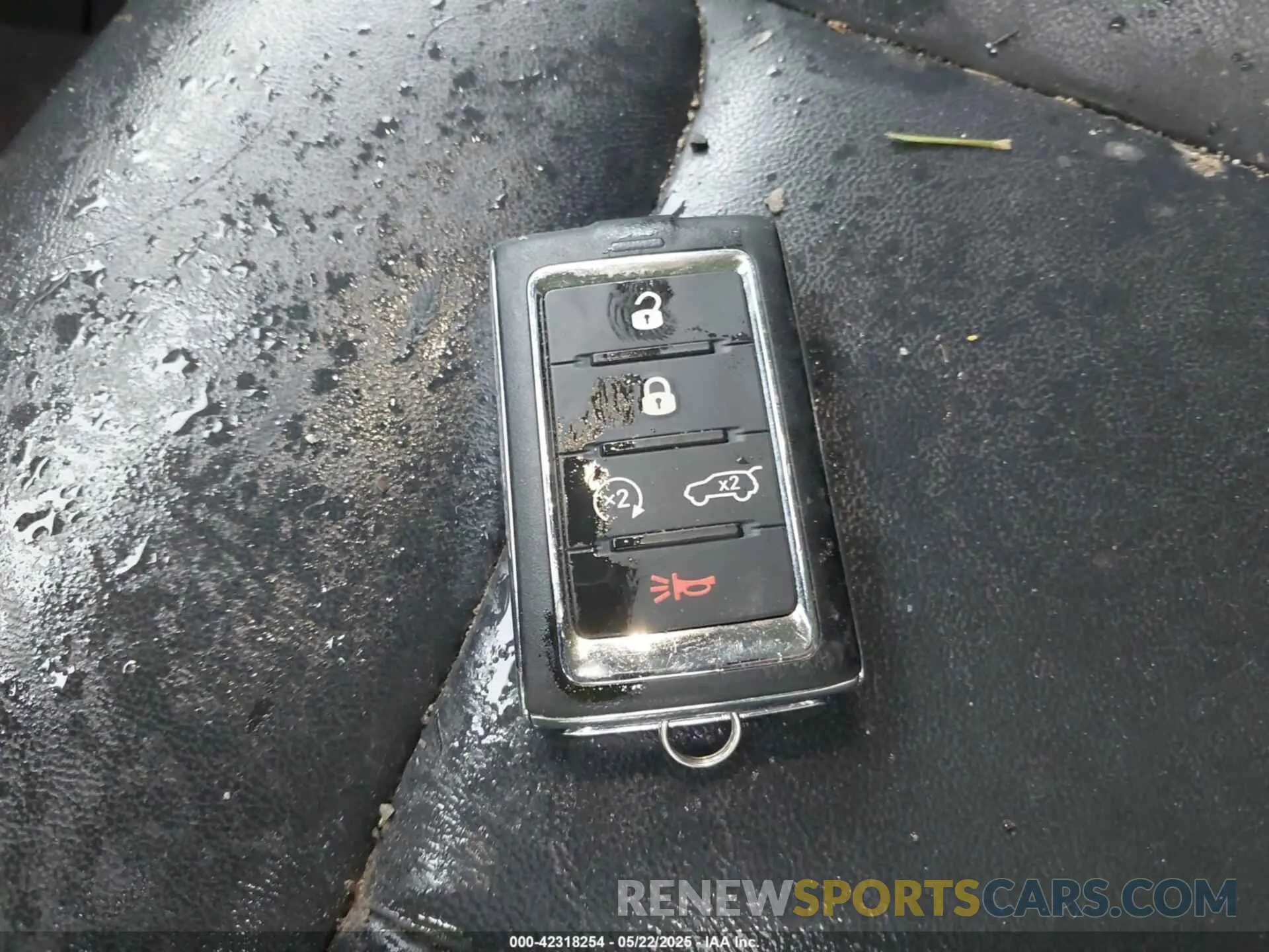 11 Photograph of a damaged car 1C4RJKBG7N8598350 JEEP GRAND CHEROKEE L 2022