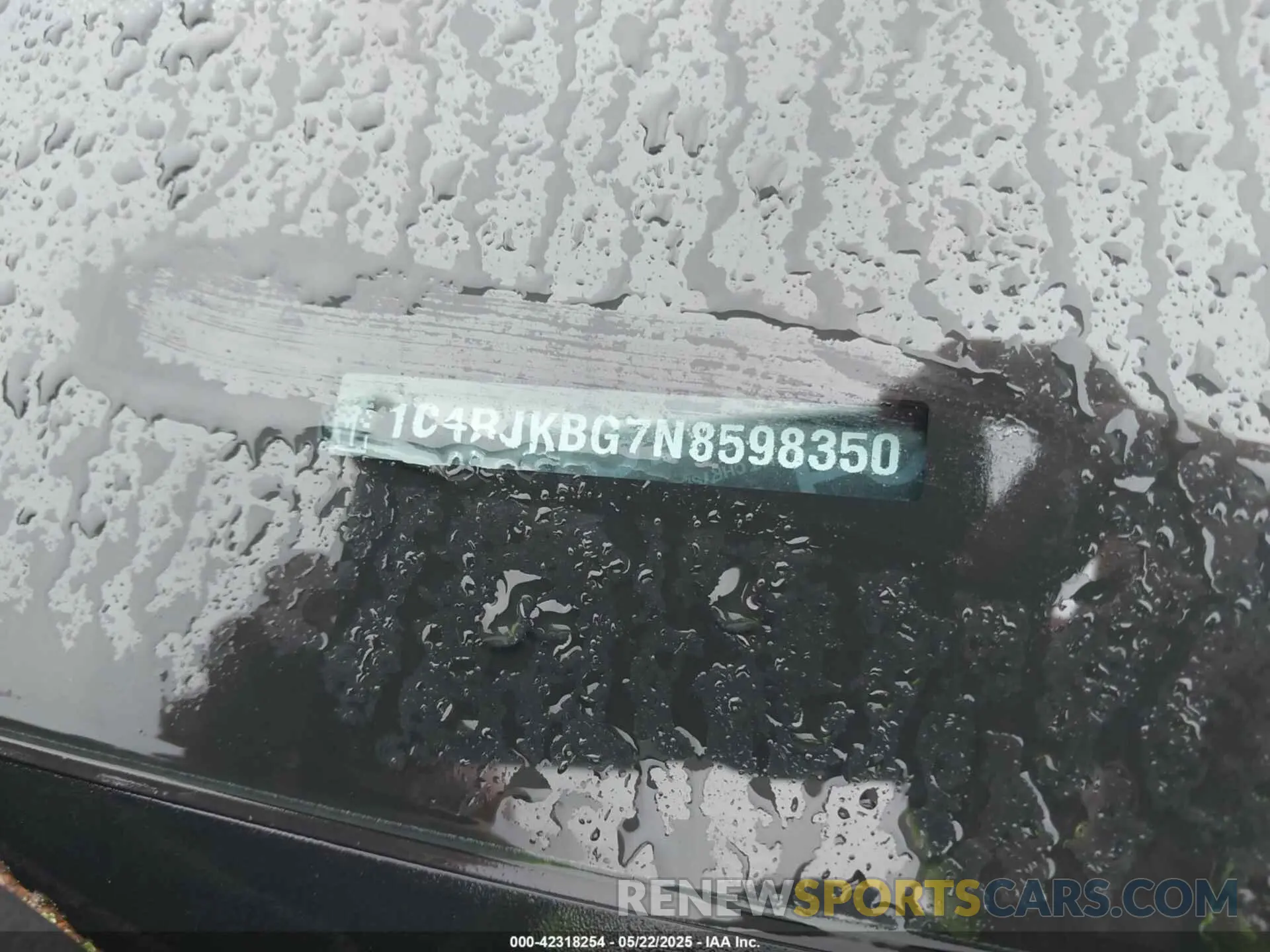 9 Photograph of a damaged car 1C4RJKBG7N8598350 JEEP GRAND CHEROKEE L 2022
