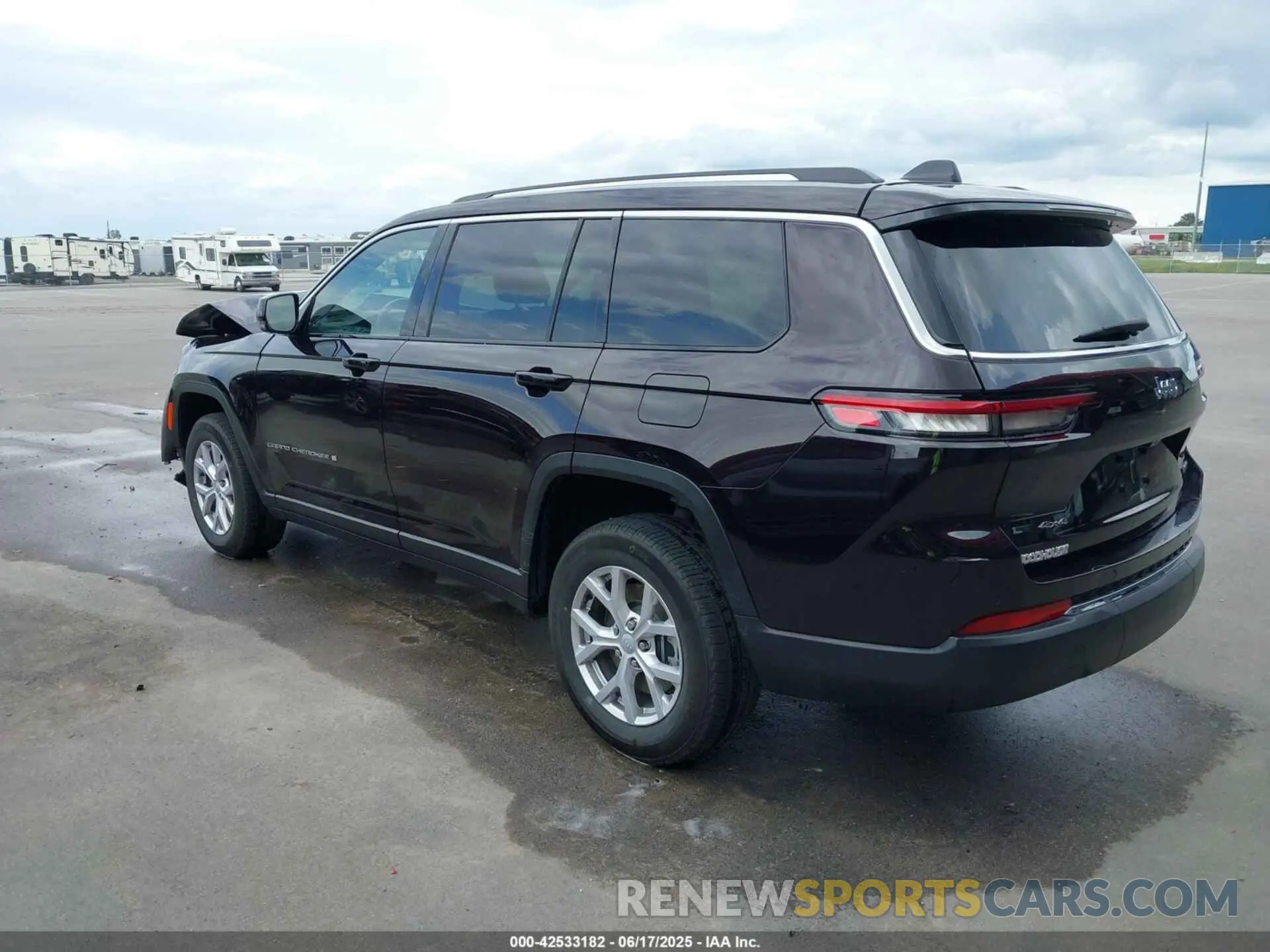 3 Photograph of a damaged car 1C4RJKBG7N8622257 JEEP GRAND CHEROKEE L 2022