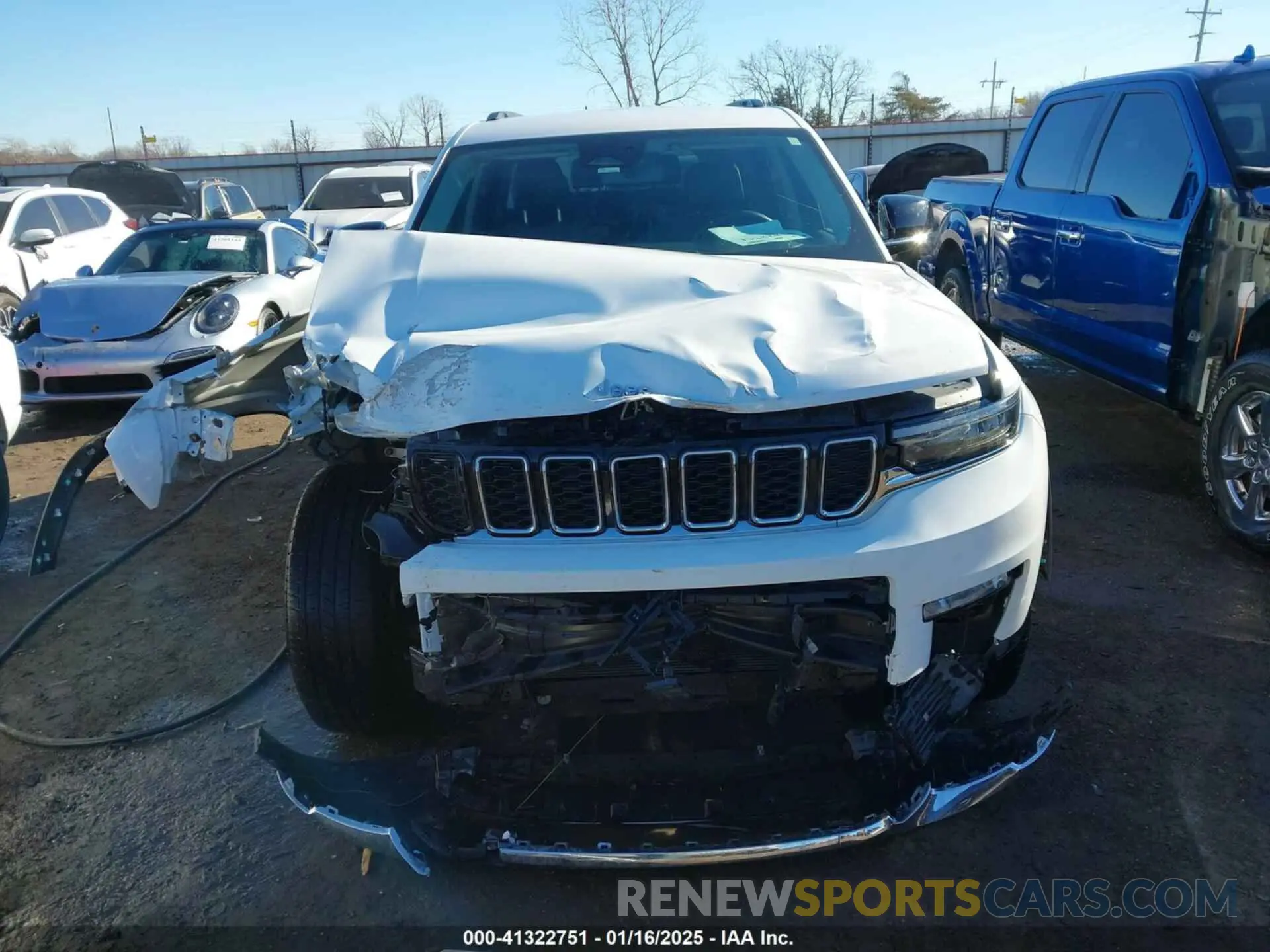 13 Photograph of a damaged car 1C4RJKBG7N8622646 JEEP GRAND CHEROKEE L 2022