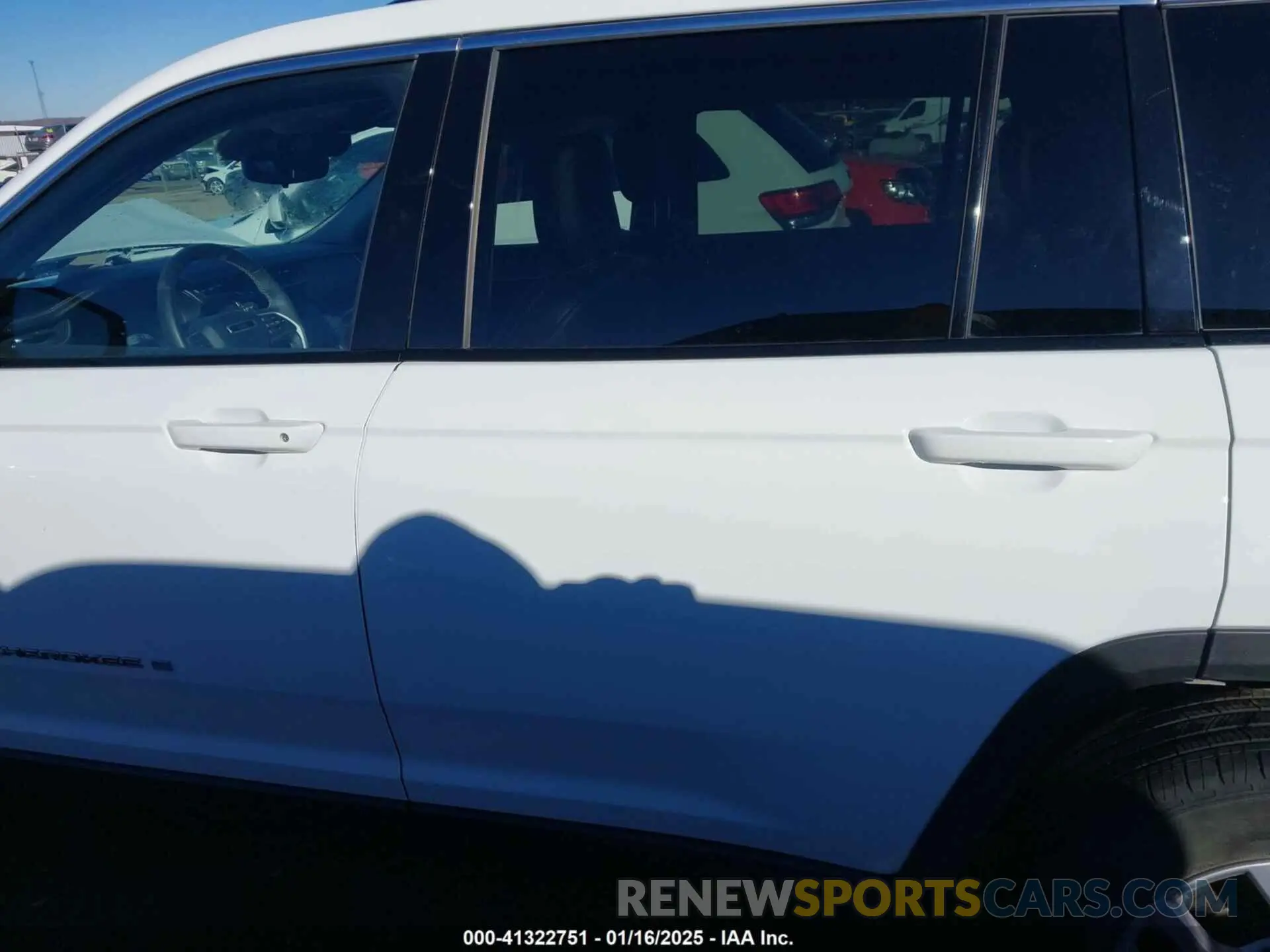 15 Photograph of a damaged car 1C4RJKBG7N8622646 JEEP GRAND CHEROKEE L 2022