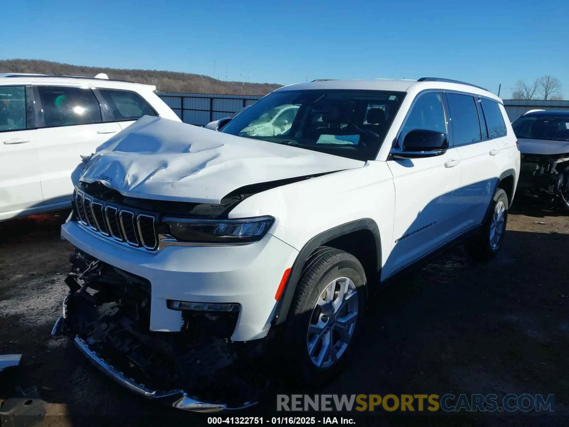 2 Photograph of a damaged car 1C4RJKBG7N8622646 JEEP GRAND CHEROKEE L 2022