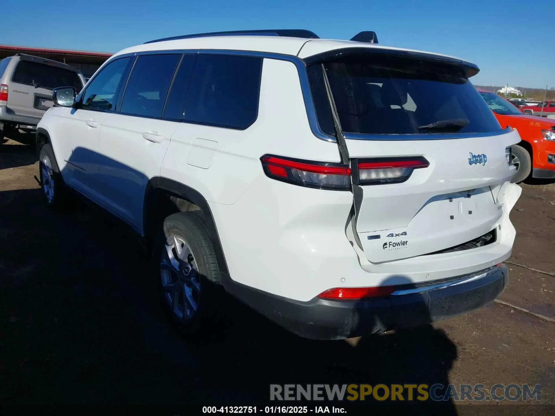 3 Photograph of a damaged car 1C4RJKBG7N8622646 JEEP GRAND CHEROKEE L 2022