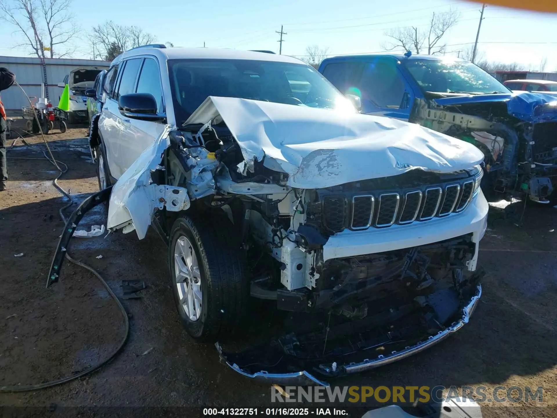 6 Photograph of a damaged car 1C4RJKBG7N8622646 JEEP GRAND CHEROKEE L 2022