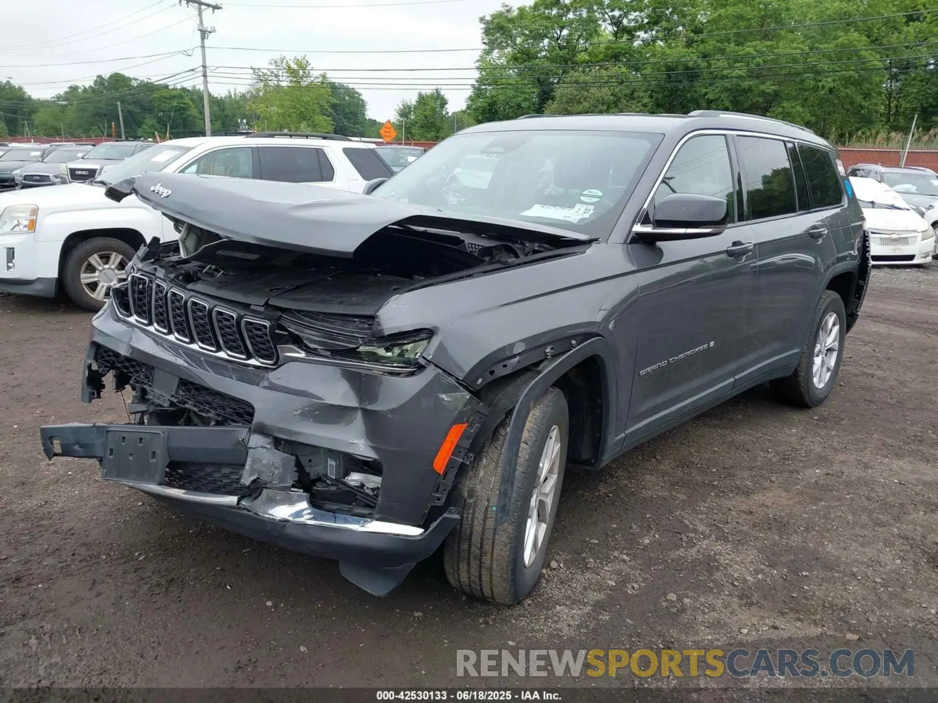 2 Photograph of a damaged car 1C4RJKBG8N8532261 JEEP GRAND CHEROKEE L 2022