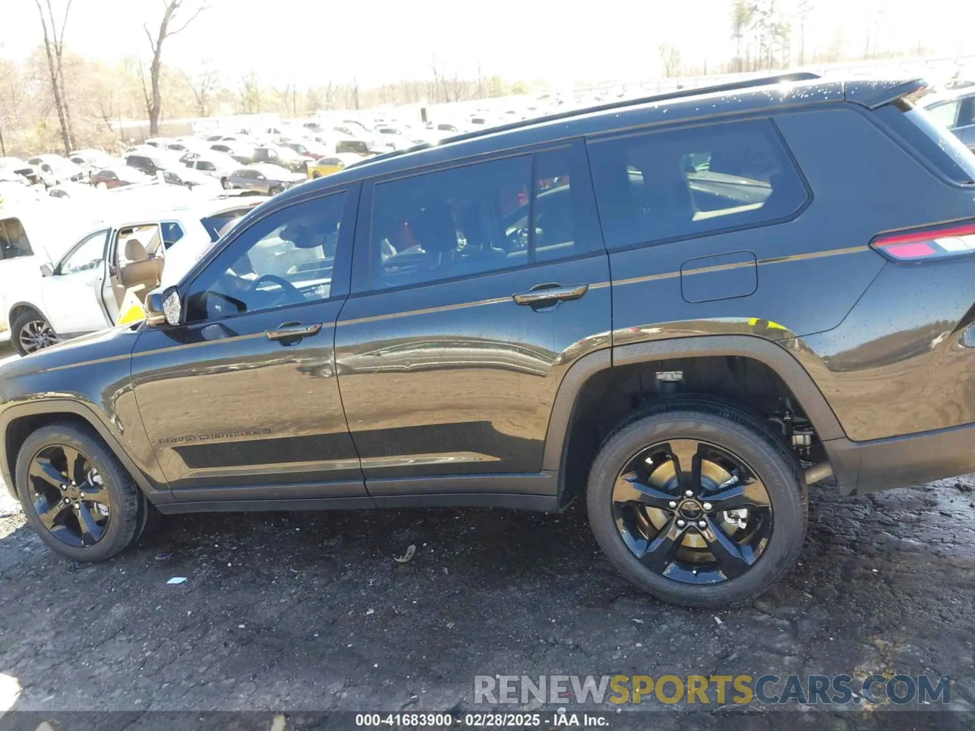14 Photograph of a damaged car 1C4RJKBG8N8612465 JEEP GRAND CHEROKEE L 2022