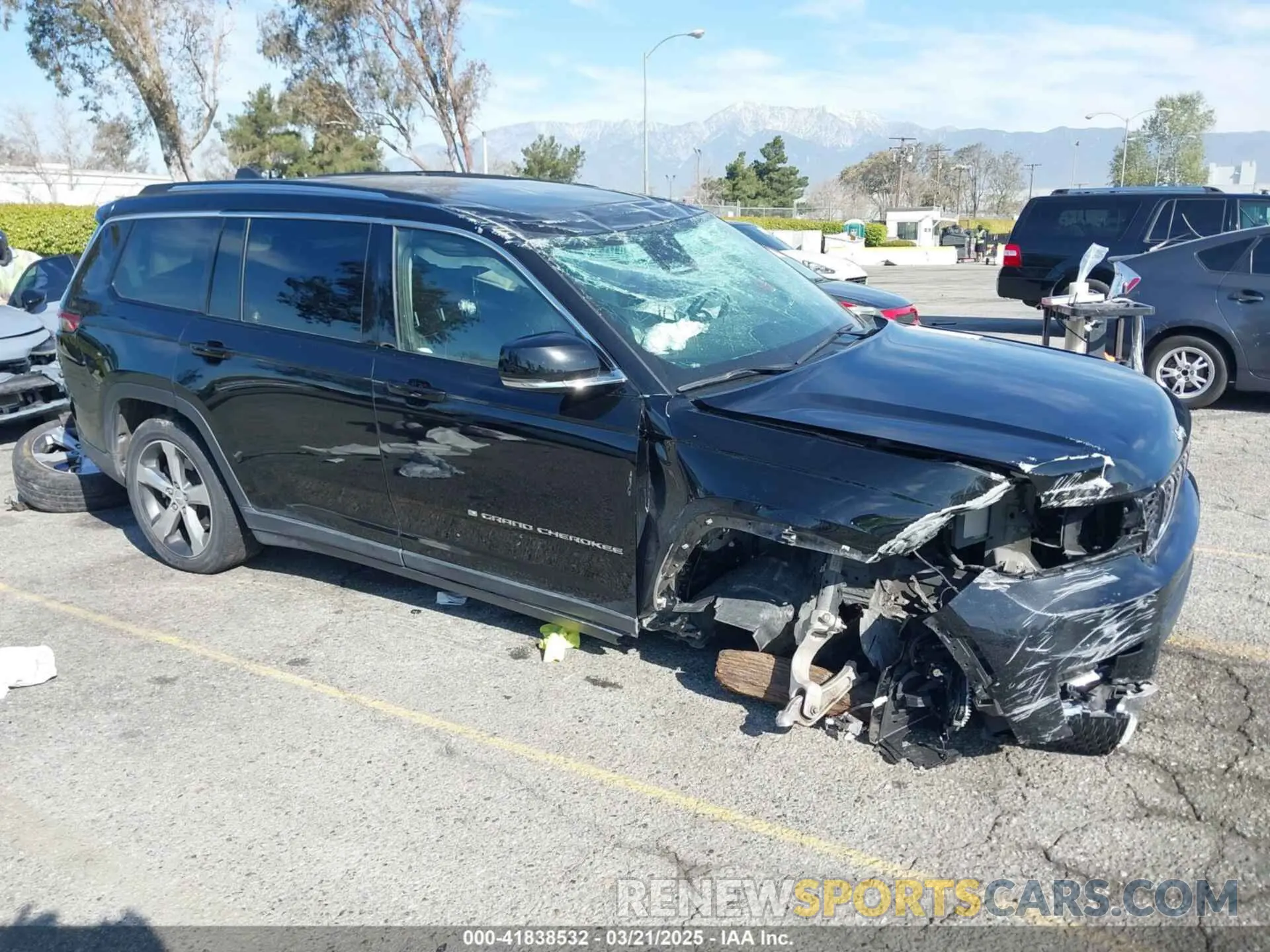1 Photograph of a damaged car 1C4RJKBG9N8535377 JEEP GRAND CHEROKEE L 2022