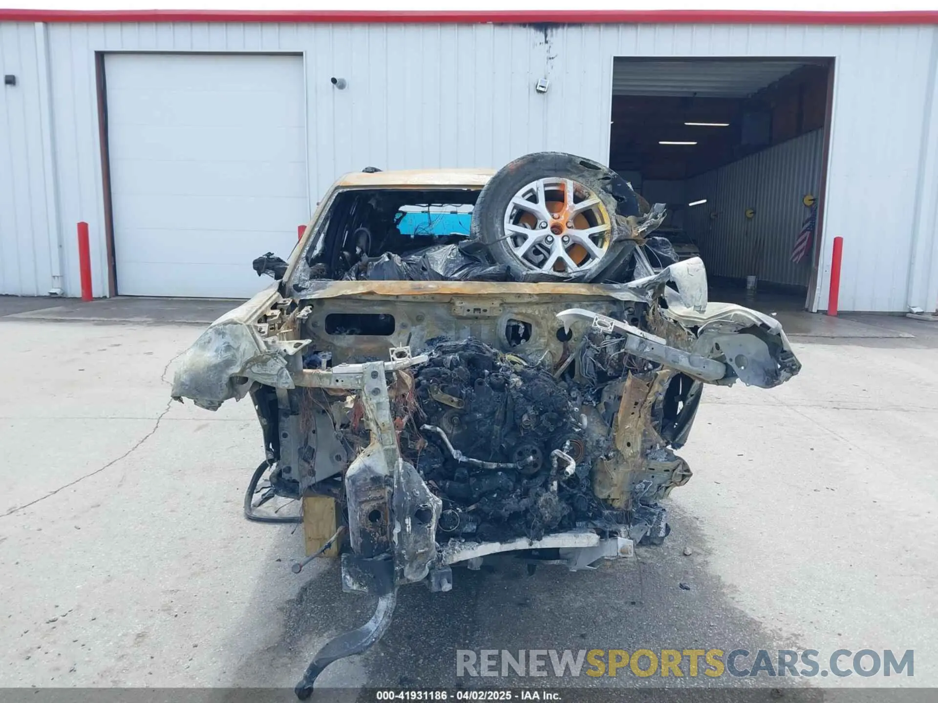 6 Photograph of a damaged car 1C4RJKBG9N8598236 JEEP GRAND CHEROKEE L 2022
