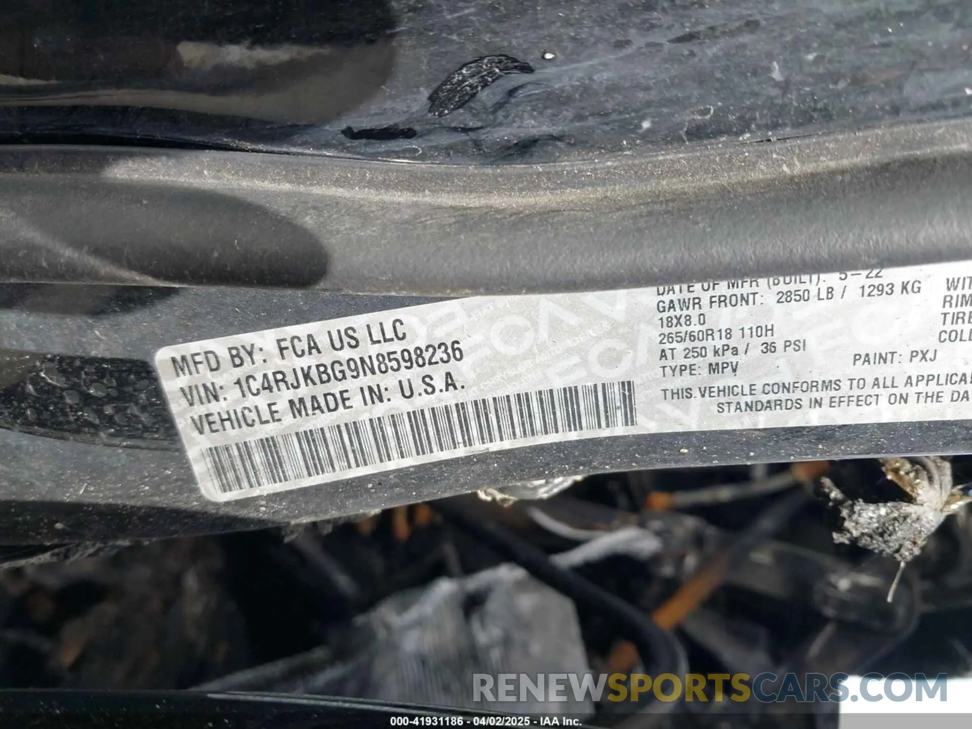 9 Photograph of a damaged car 1C4RJKBG9N8598236 JEEP GRAND CHEROKEE L 2022