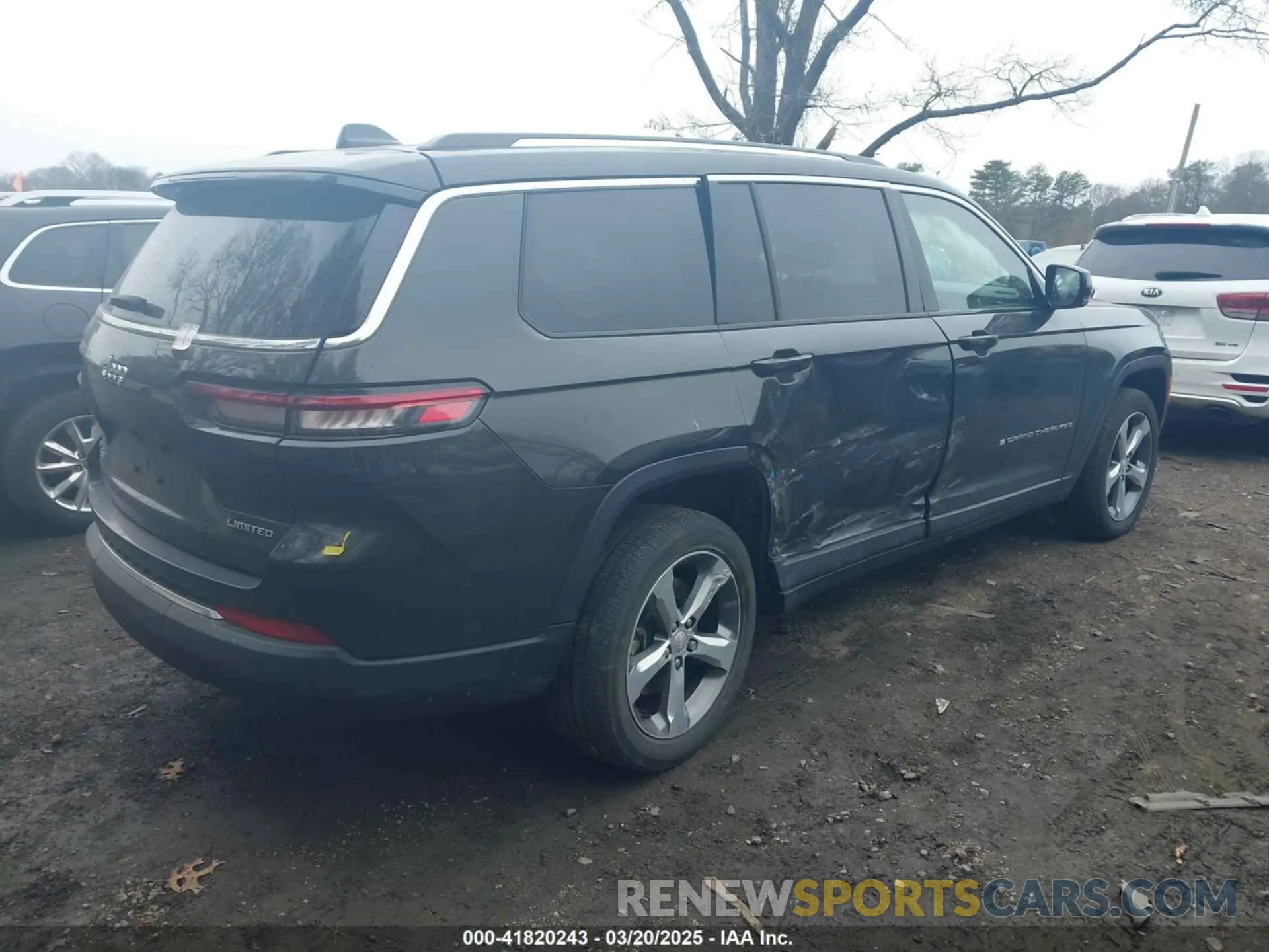4 Photograph of a damaged car 1C4RJKBGXN8541771 JEEP GRAND CHEROKEE L 2022