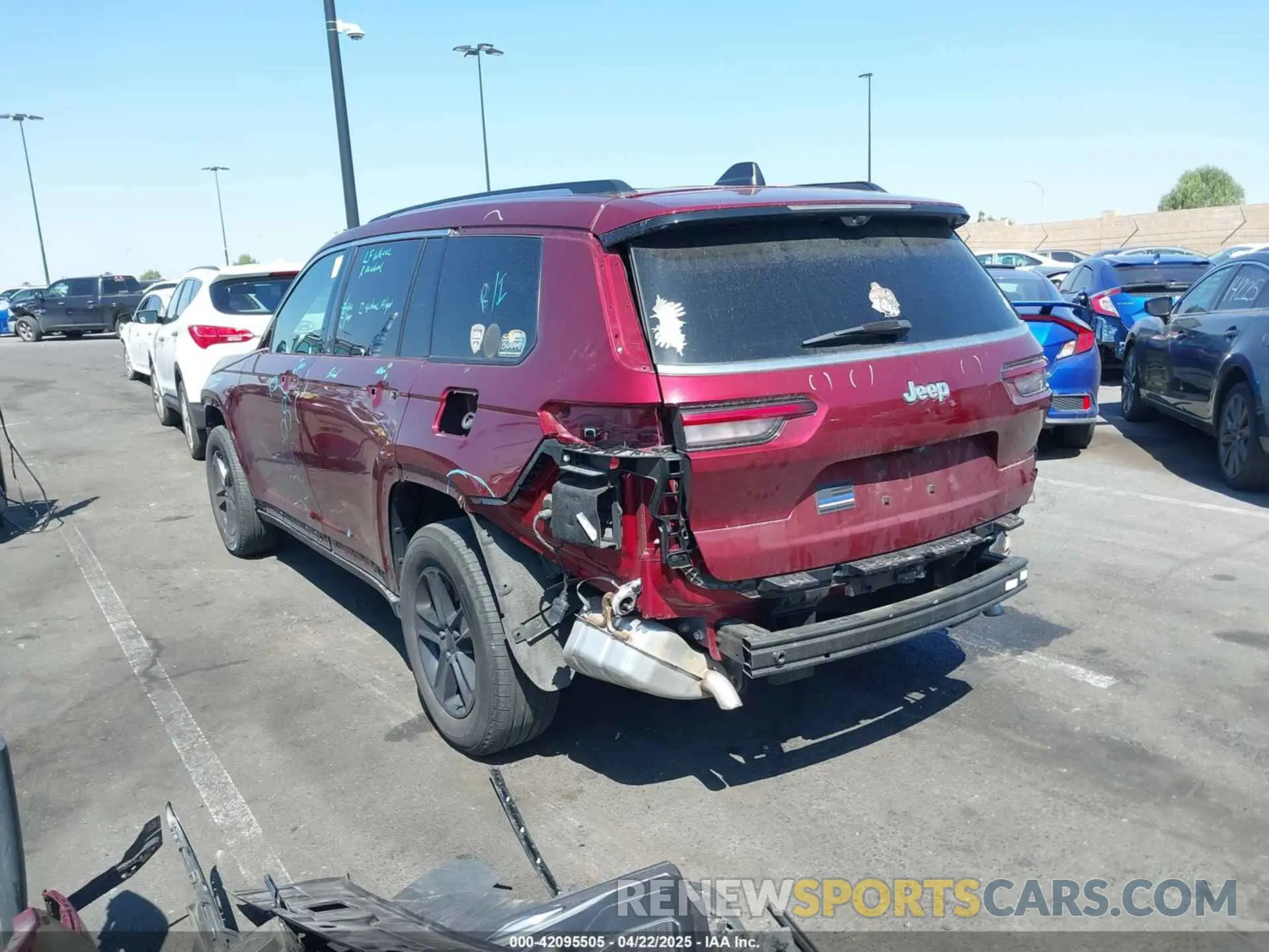3 Photograph of a damaged car 1C4RJKBGXN8629462 JEEP GRAND CHEROKEE L 2022