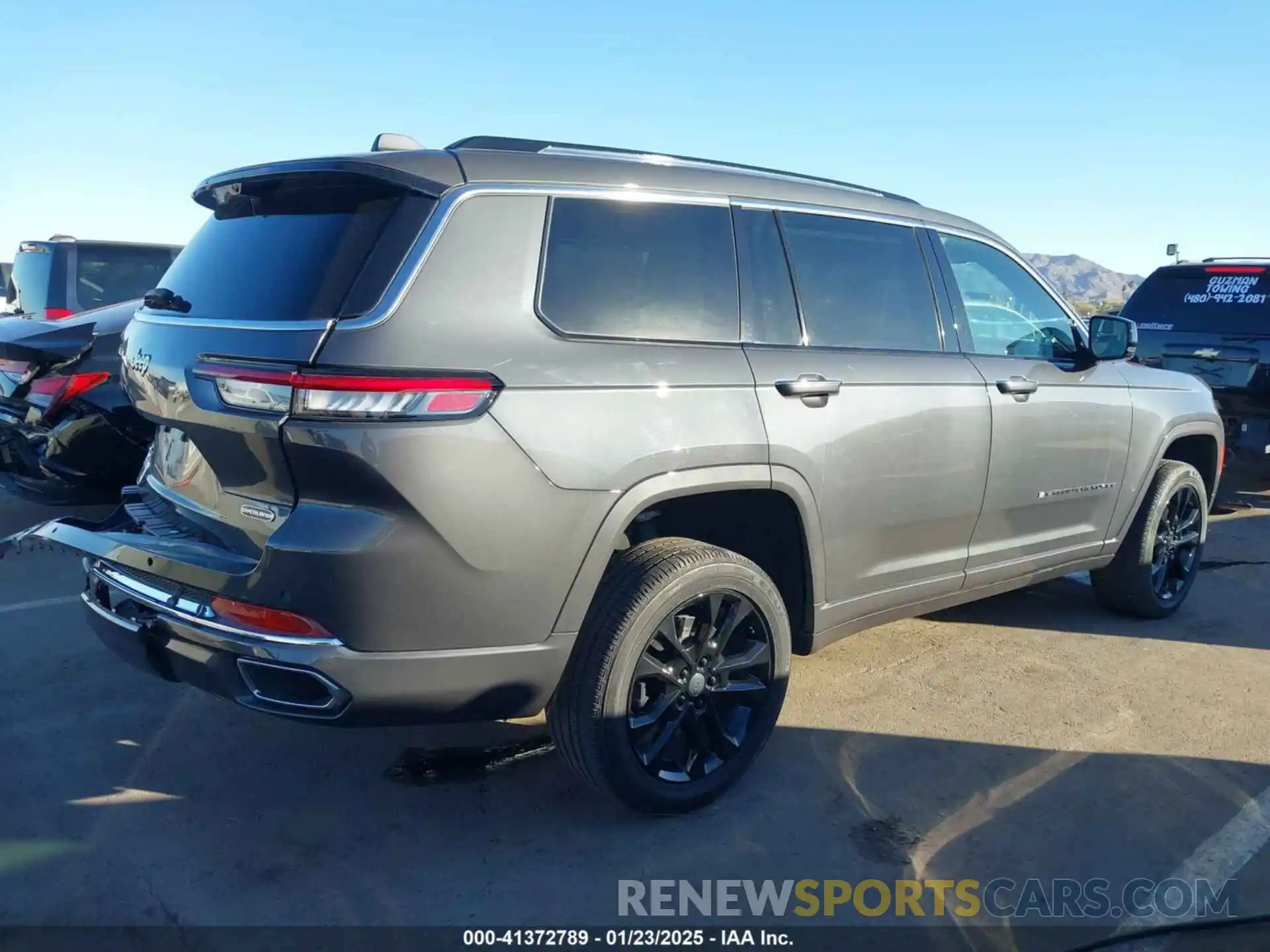 4 Photograph of a damaged car 1C4RJKDG1N8536942 JEEP GRAND CHEROKEE L 2022