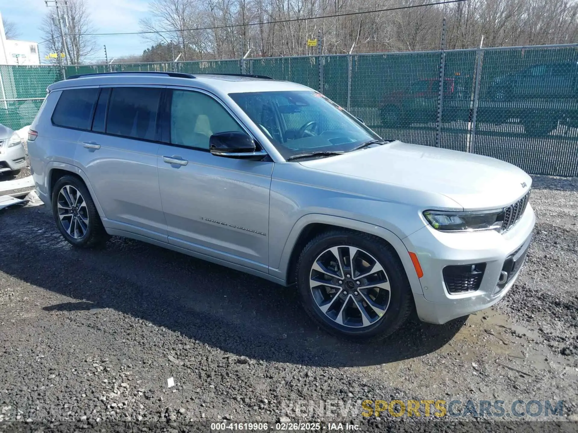 1 Photograph of a damaged car 1C4RJKDG7N8519224 JEEP GRAND CHEROKEE L 2022