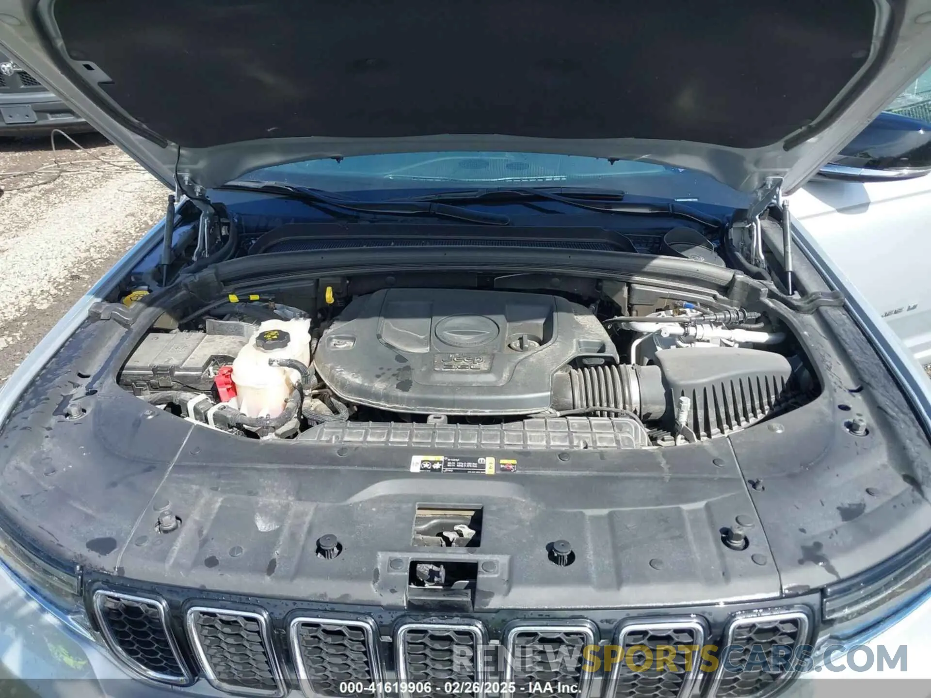 10 Photograph of a damaged car 1C4RJKDG7N8519224 JEEP GRAND CHEROKEE L 2022