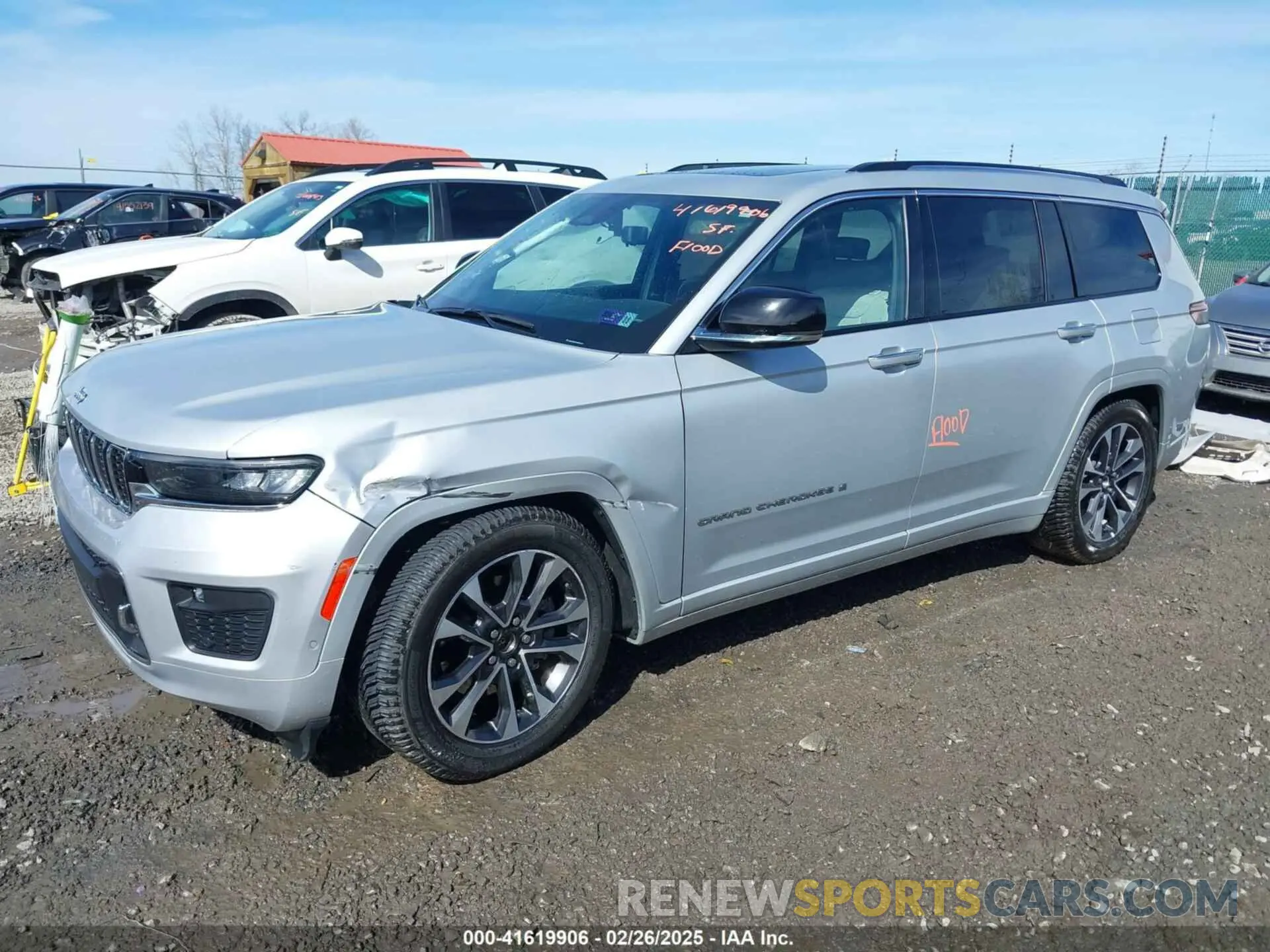 2 Photograph of a damaged car 1C4RJKDG7N8519224 JEEP GRAND CHEROKEE L 2022