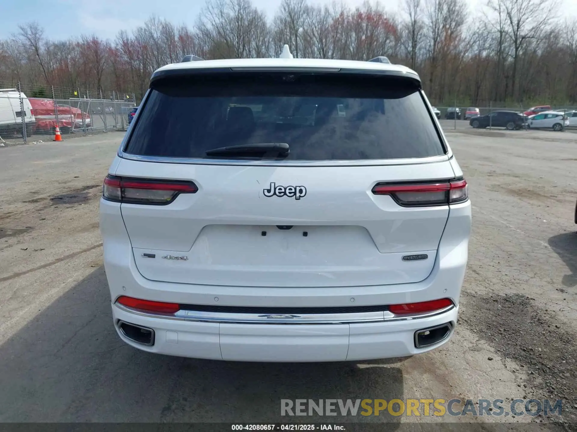 16 Photograph of a damaged car 1C4RJKDG9N8559384 JEEP GRAND CHEROKEE L 2022