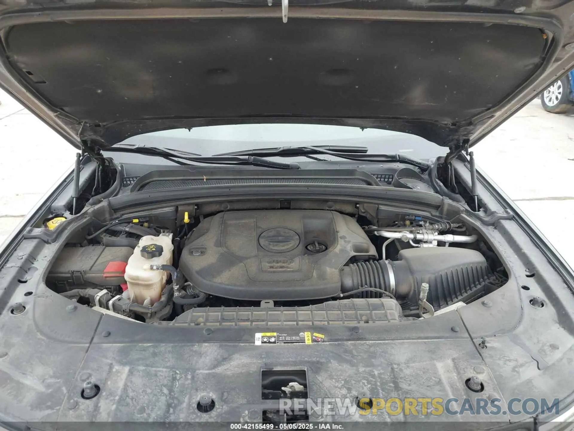 10 Photograph of a damaged car 1C4RJKDG9N8564844 JEEP GRAND CHEROKEE L 2022