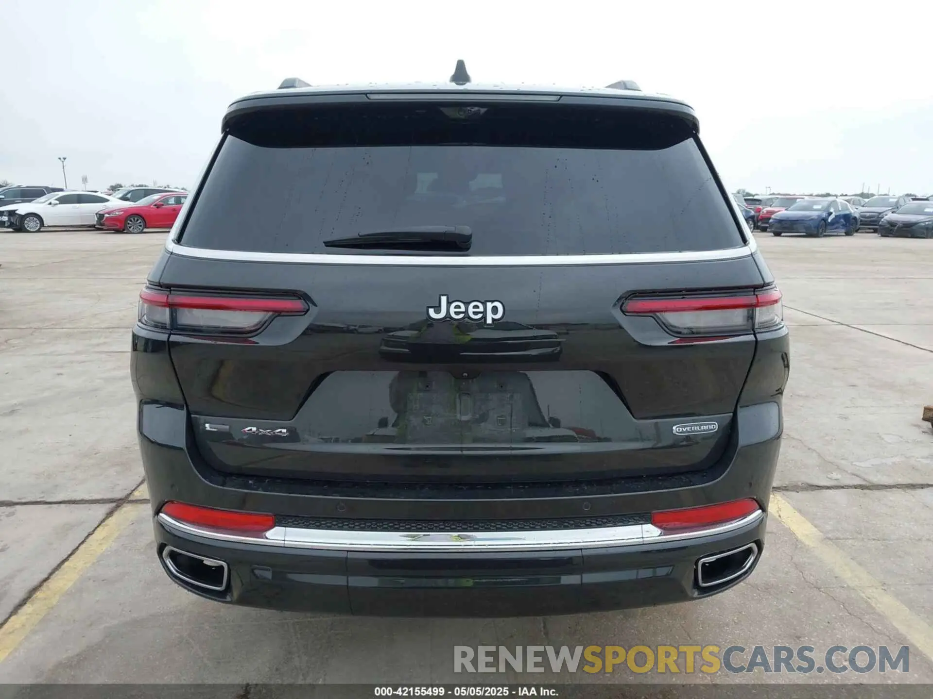 17 Photograph of a damaged car 1C4RJKDG9N8564844 JEEP GRAND CHEROKEE L 2022